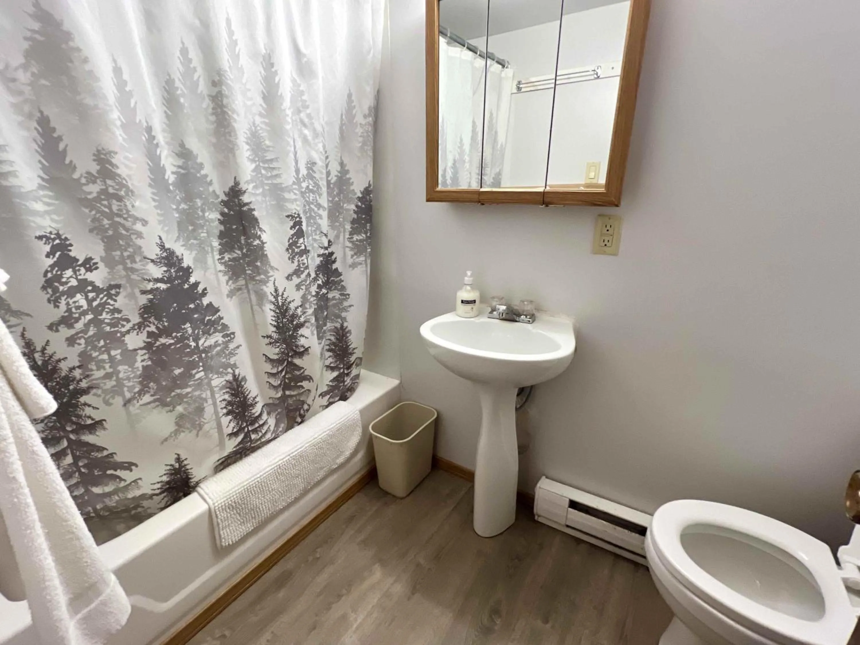 High Falls Bay Cottages, Camping & Waterpark