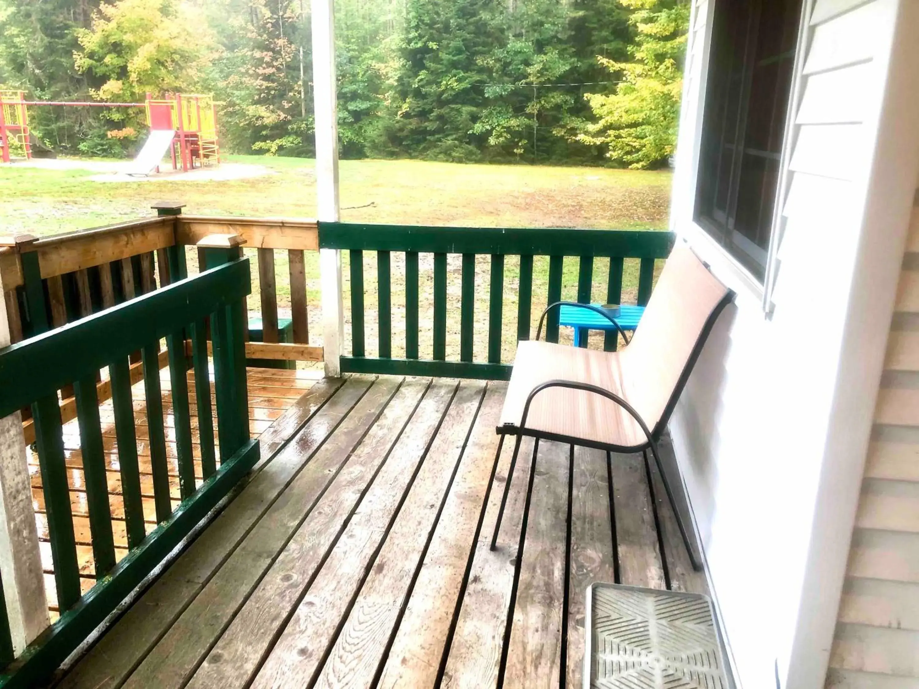 Balcony/Terrace in High Falls Bay Cottages, Camping & Waterpark