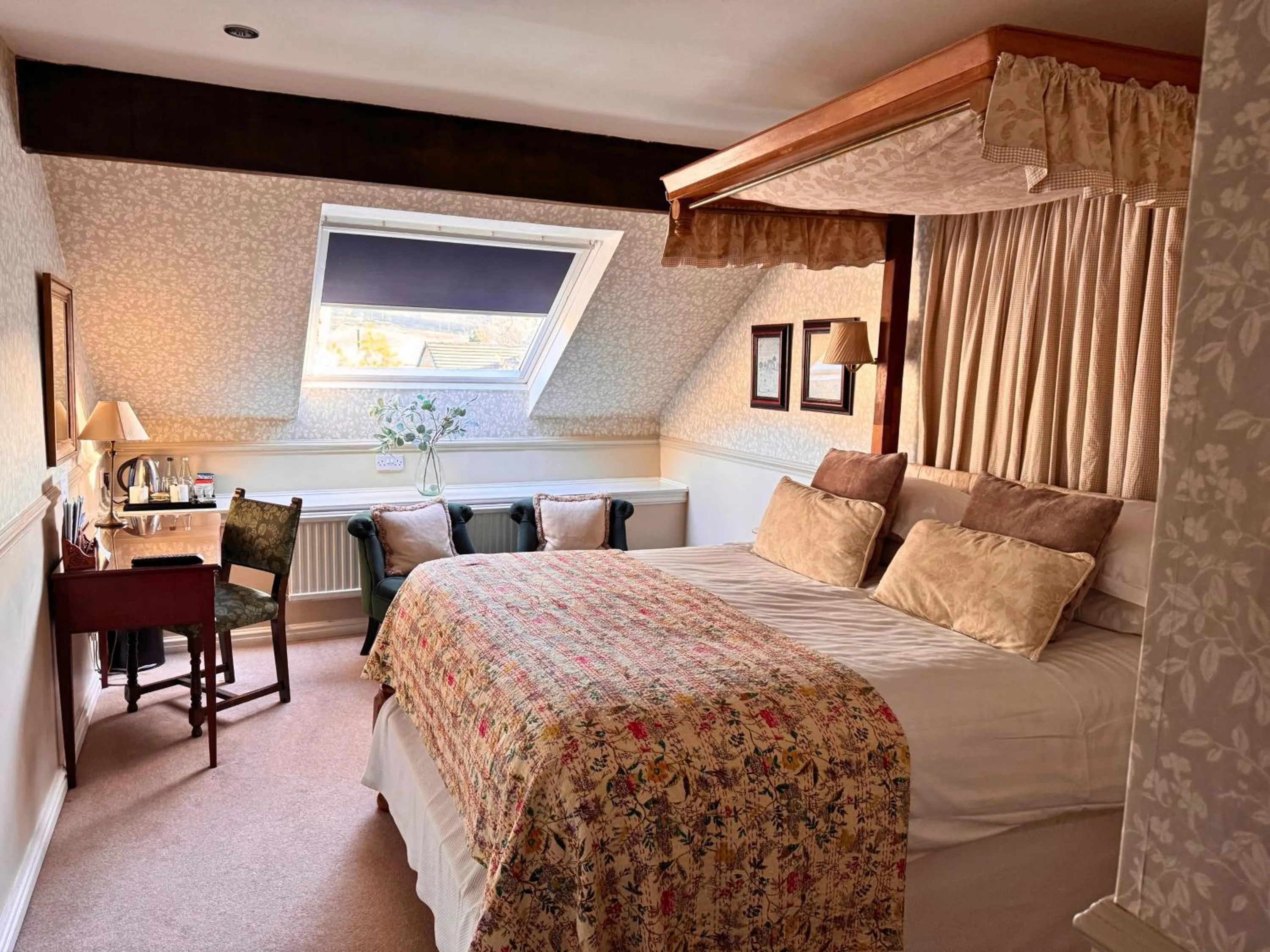 Bed in Holdsworth House Hotel