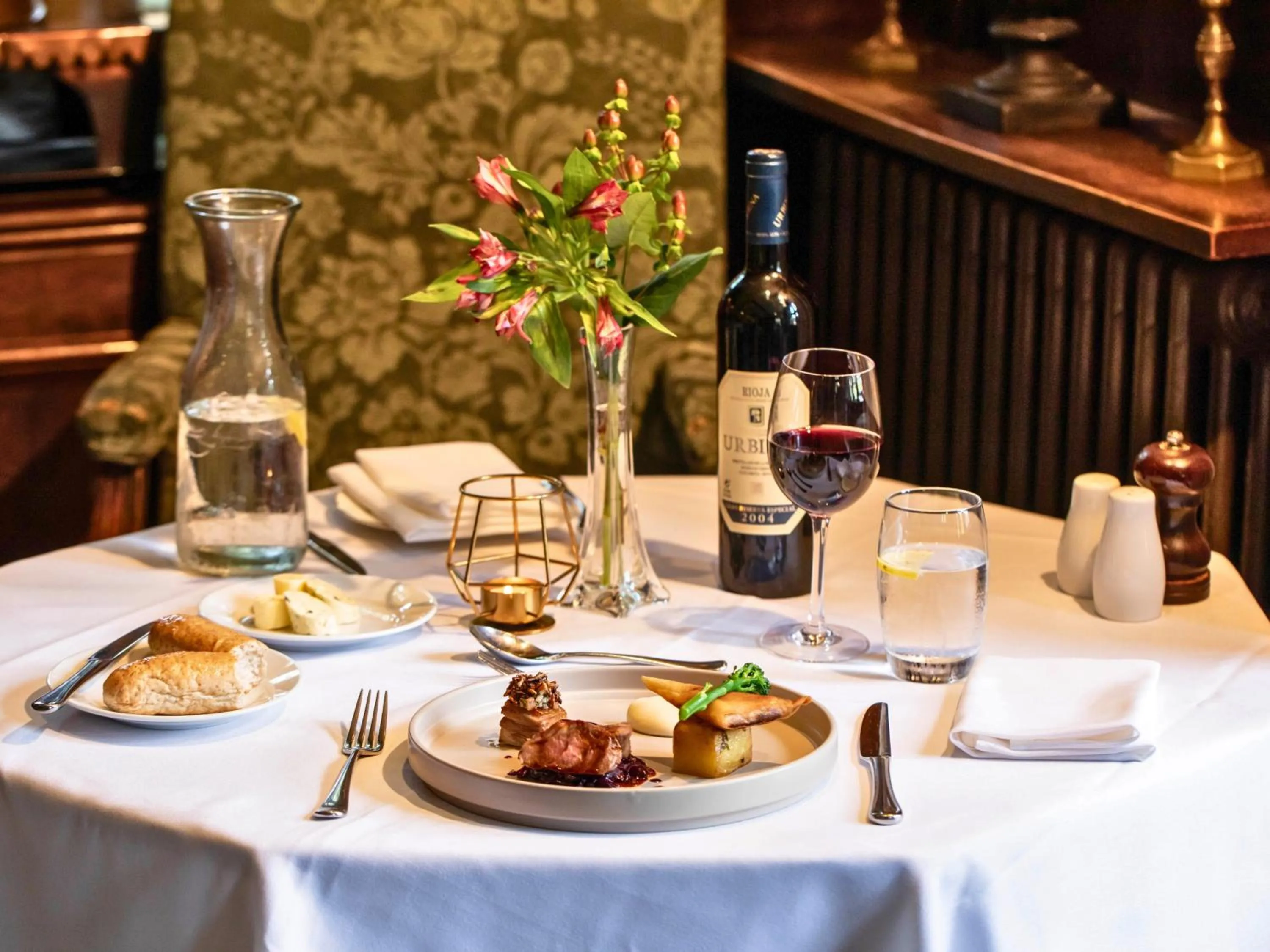 Restaurant/places to eat in Holdsworth House Hotel