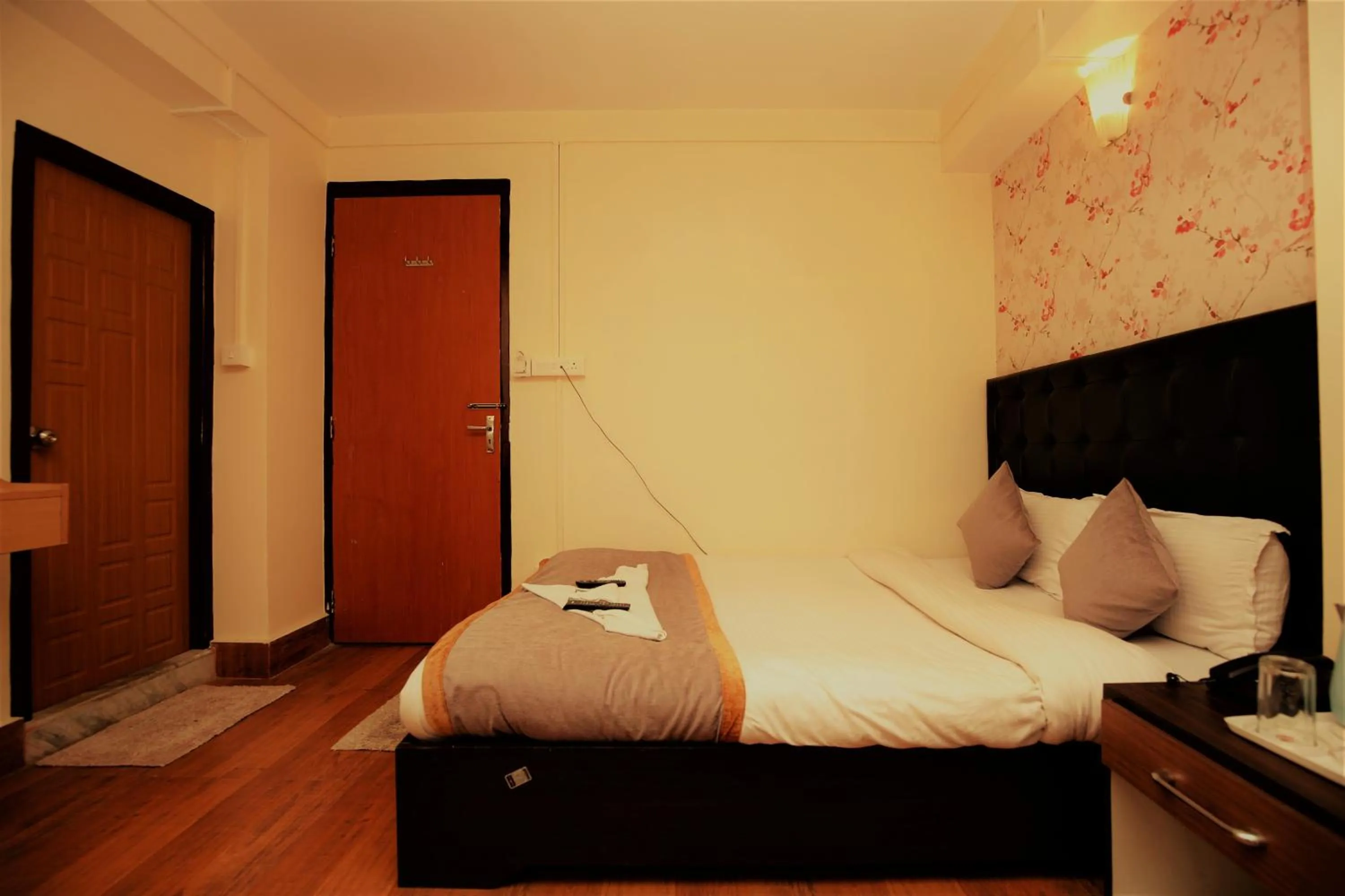 Bedroom, Bed in The Griffon's Nest