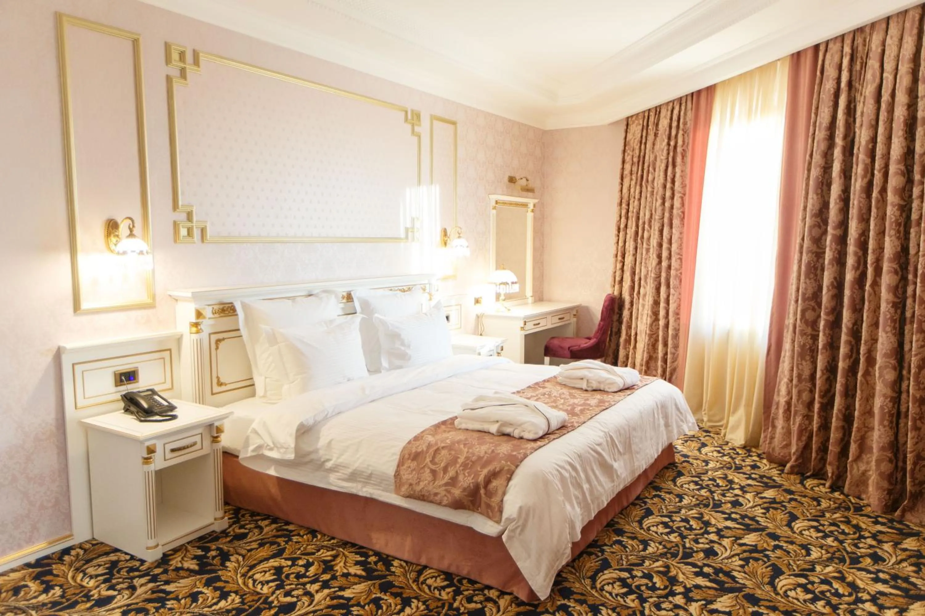 Bedroom, Bed in Sultan Palace Hotel