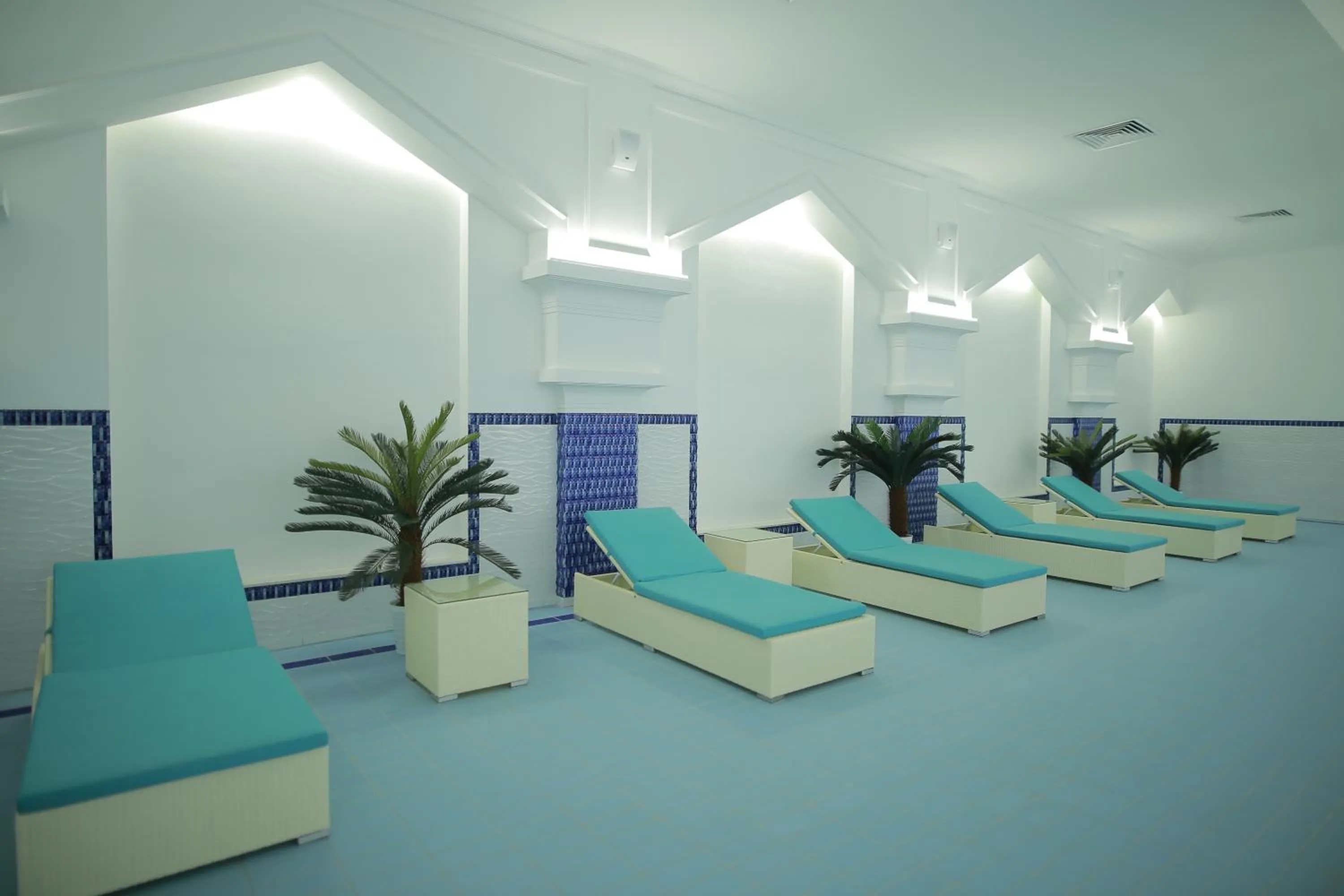 Swimming pool in Sultan Palace Hotel