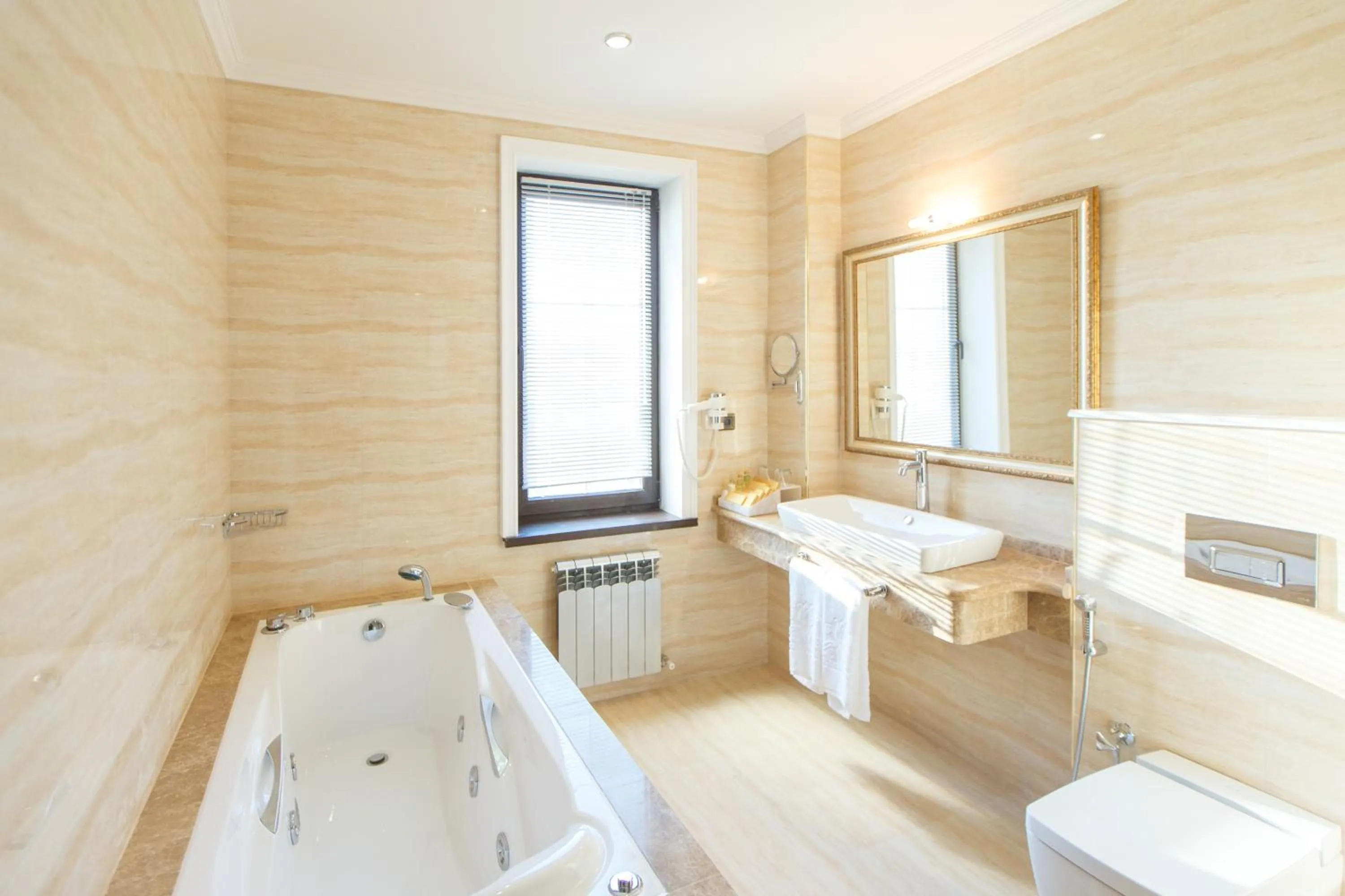 Bathroom in Sultan Palace Hotel