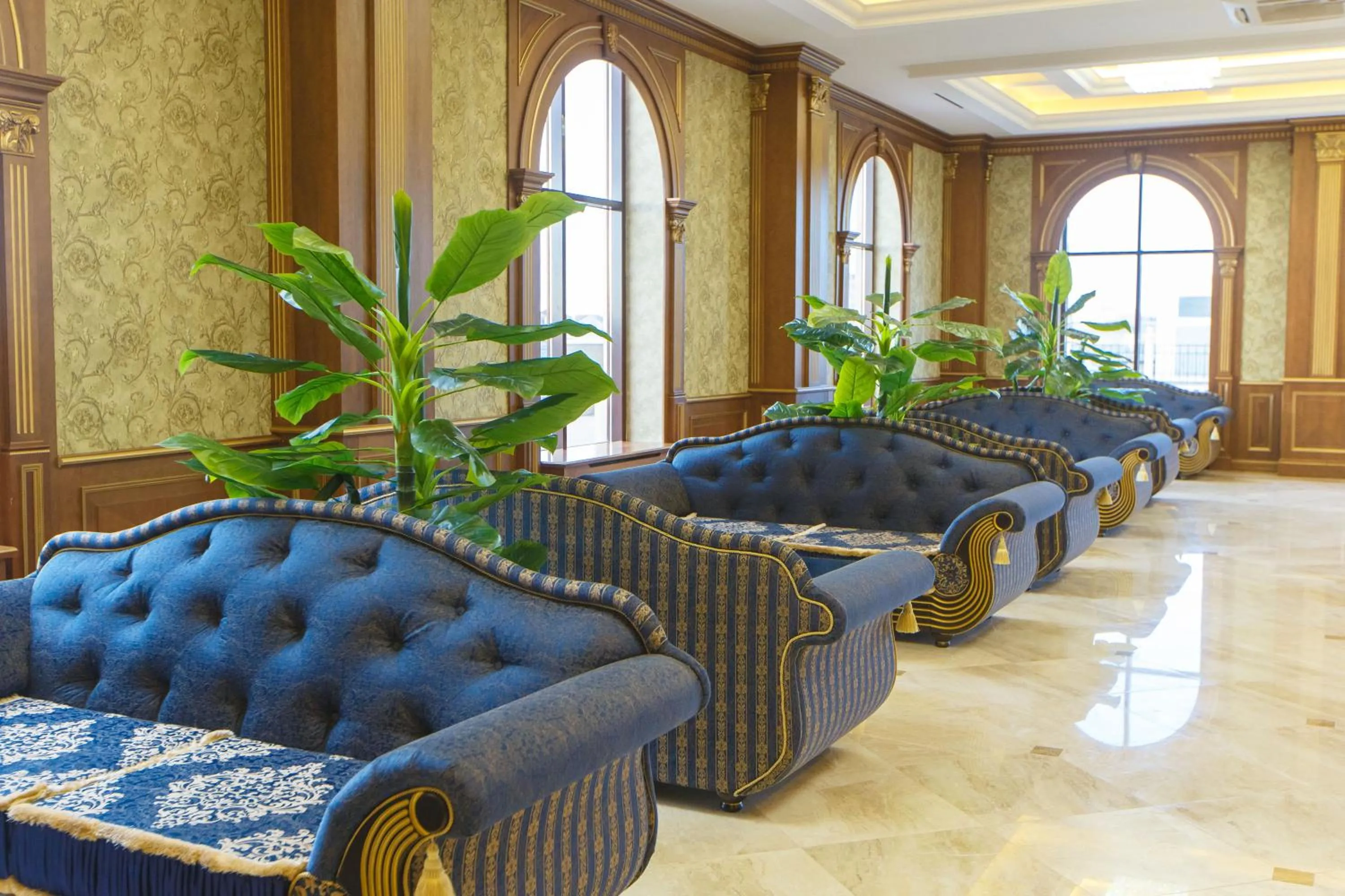 Communal lounge/ TV room in Sultan Palace Hotel