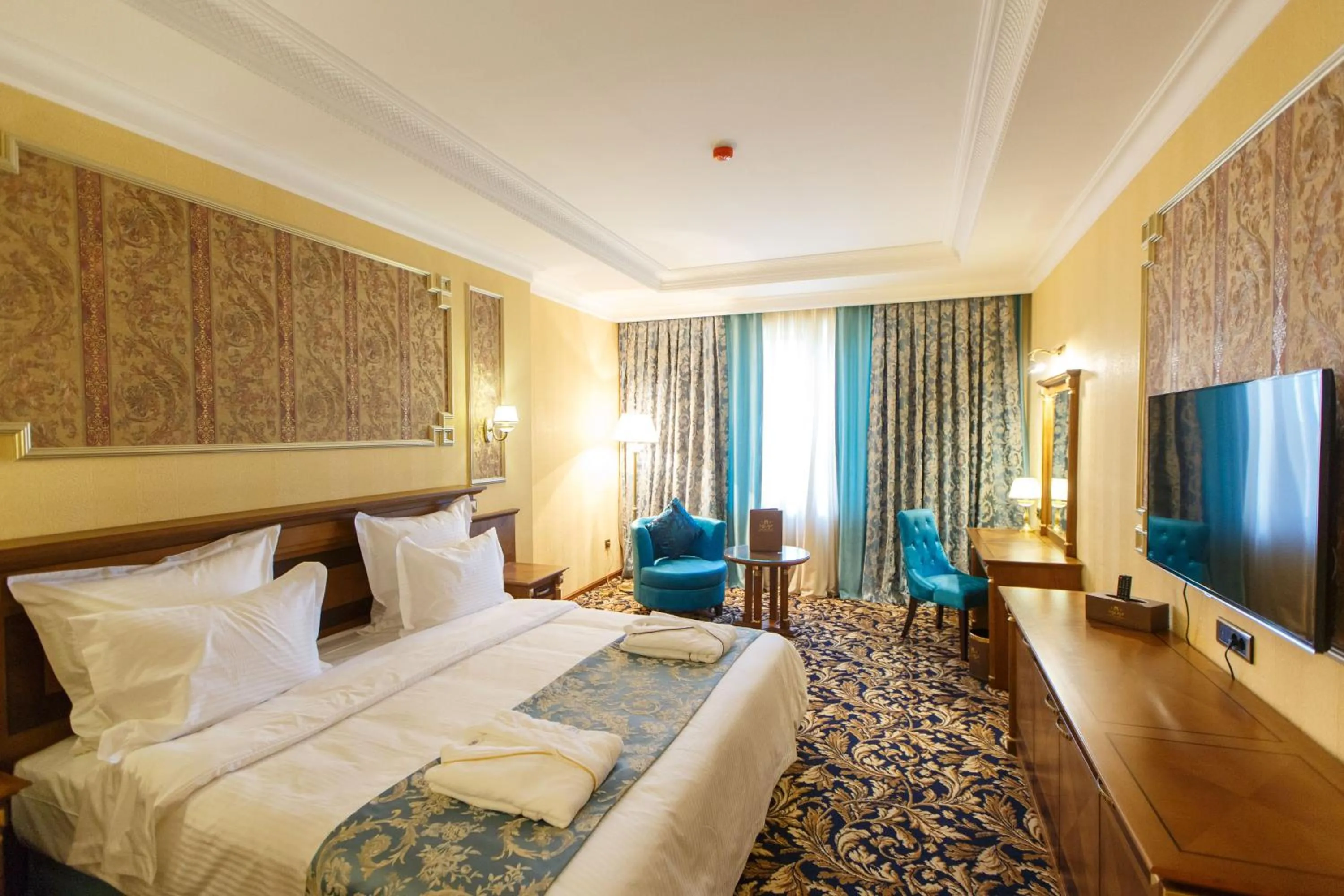 Bedroom, Bed in Sultan Palace Hotel