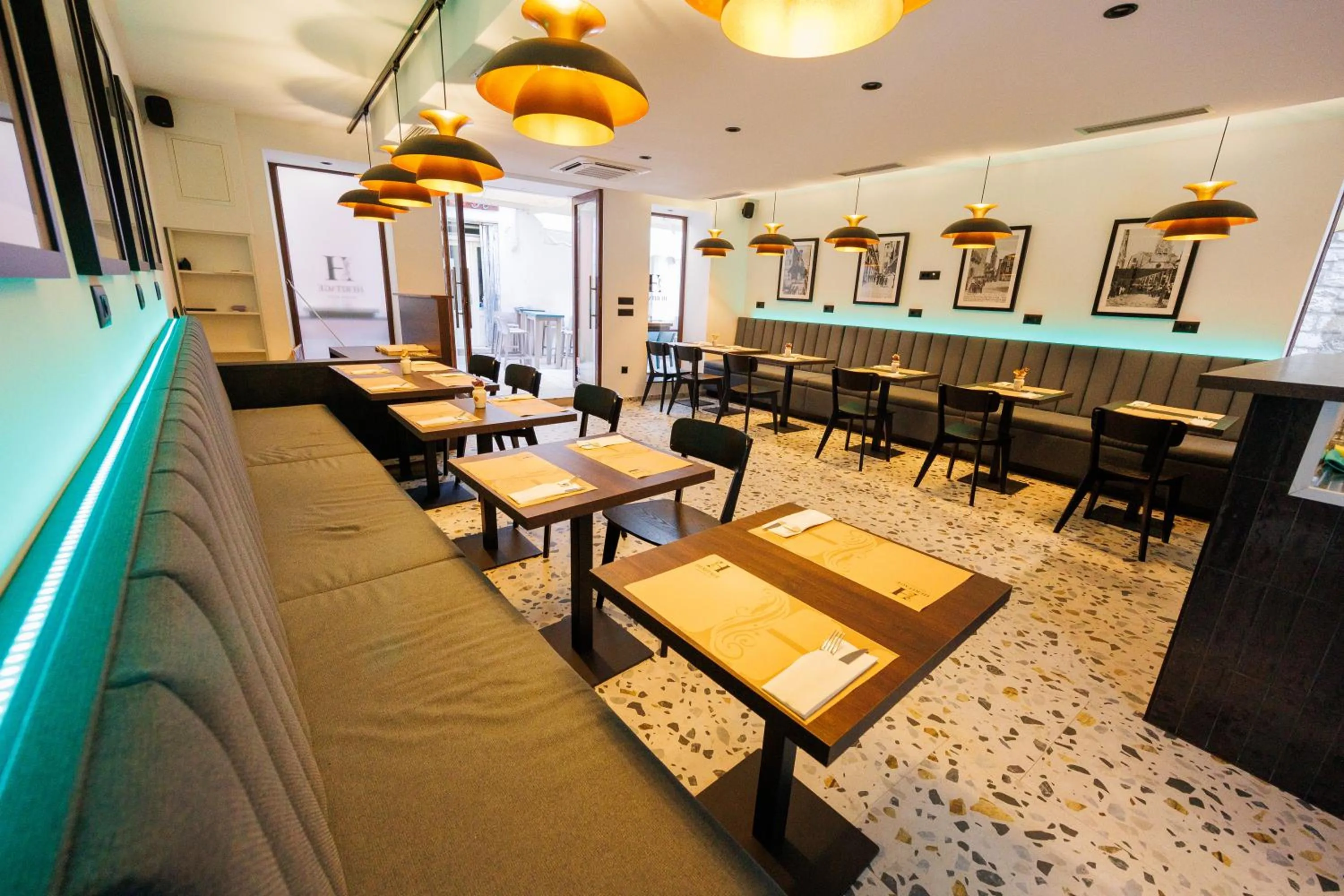 Restaurant/places to eat in Prestige design rooms