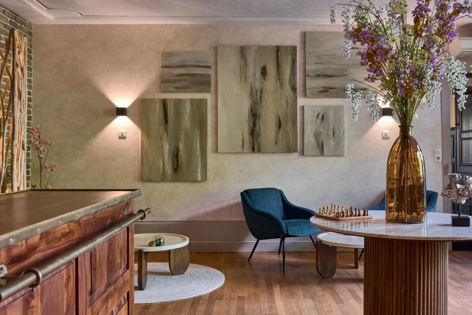 Lounge or bar in Maison Zugno Hôtel & Spa