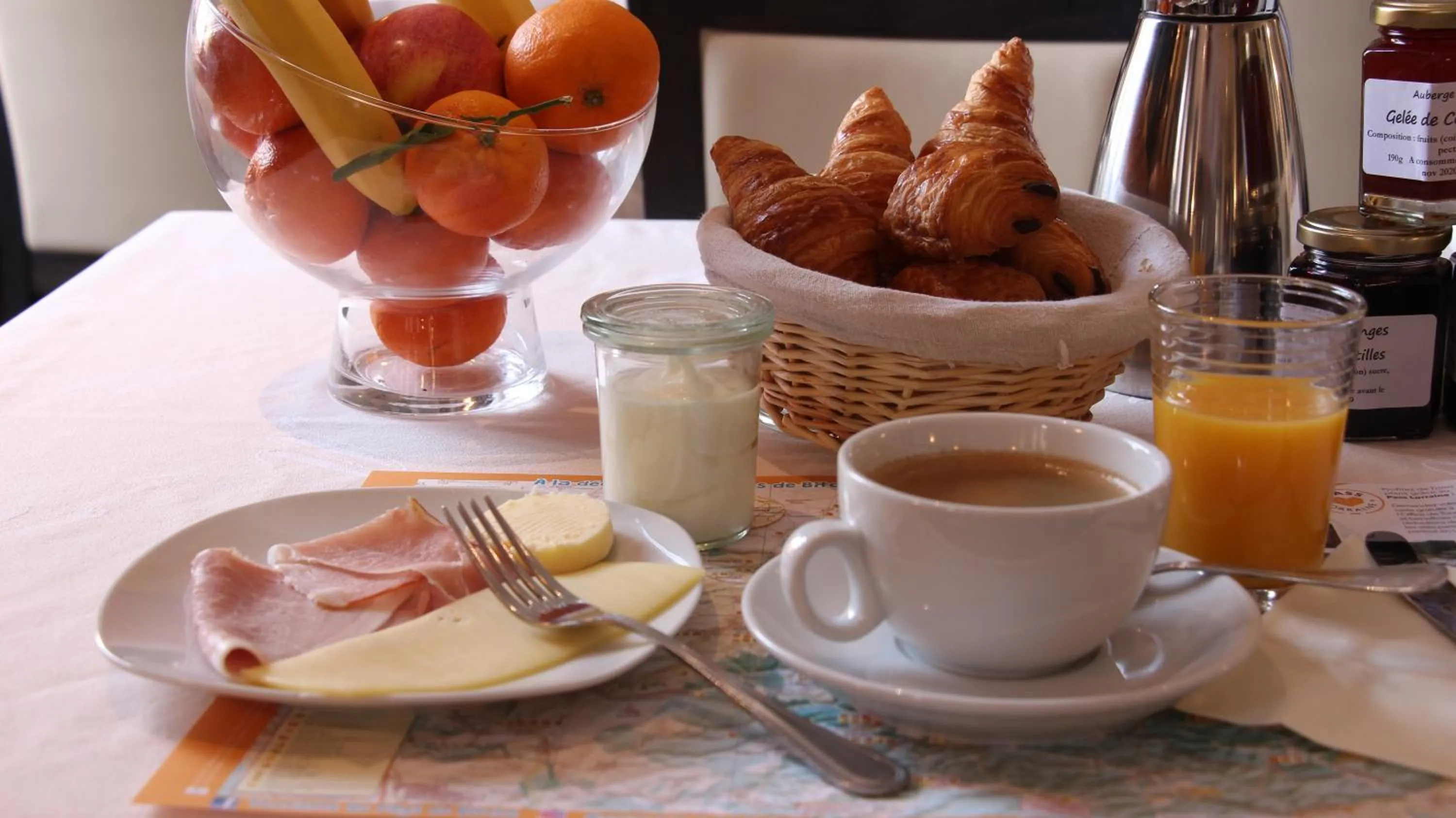 Breakfast in Auberge Des Mésanges
