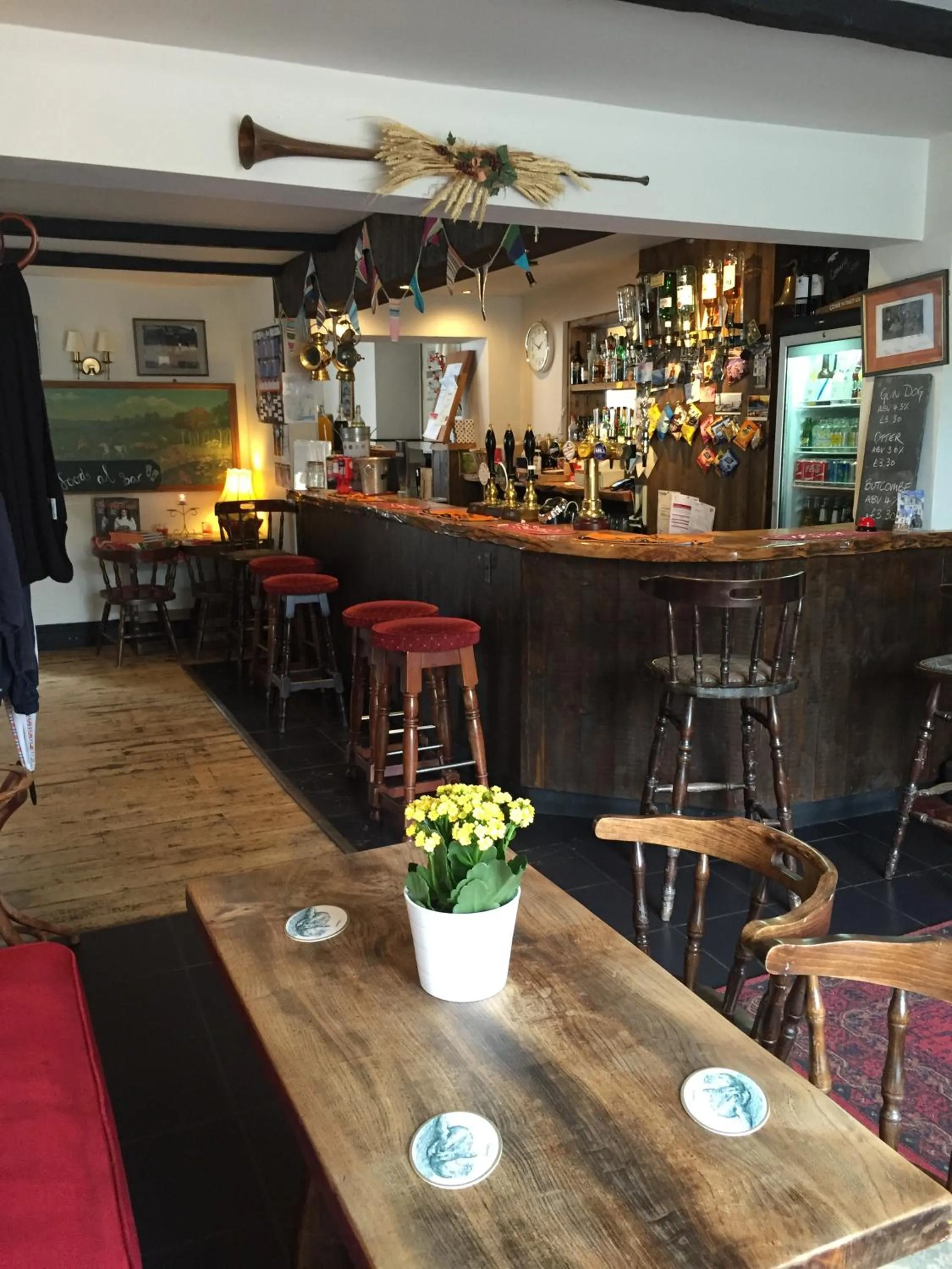 Lounge or bar in Red Lion Inn