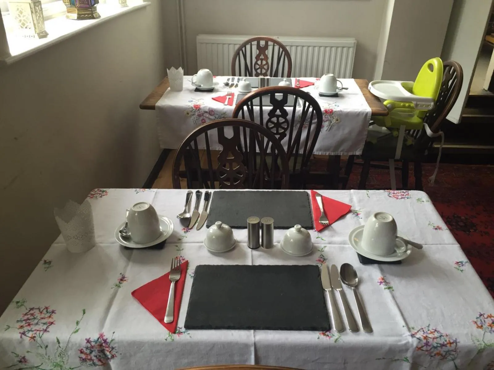 Restaurant/places to eat in Red Lion Inn