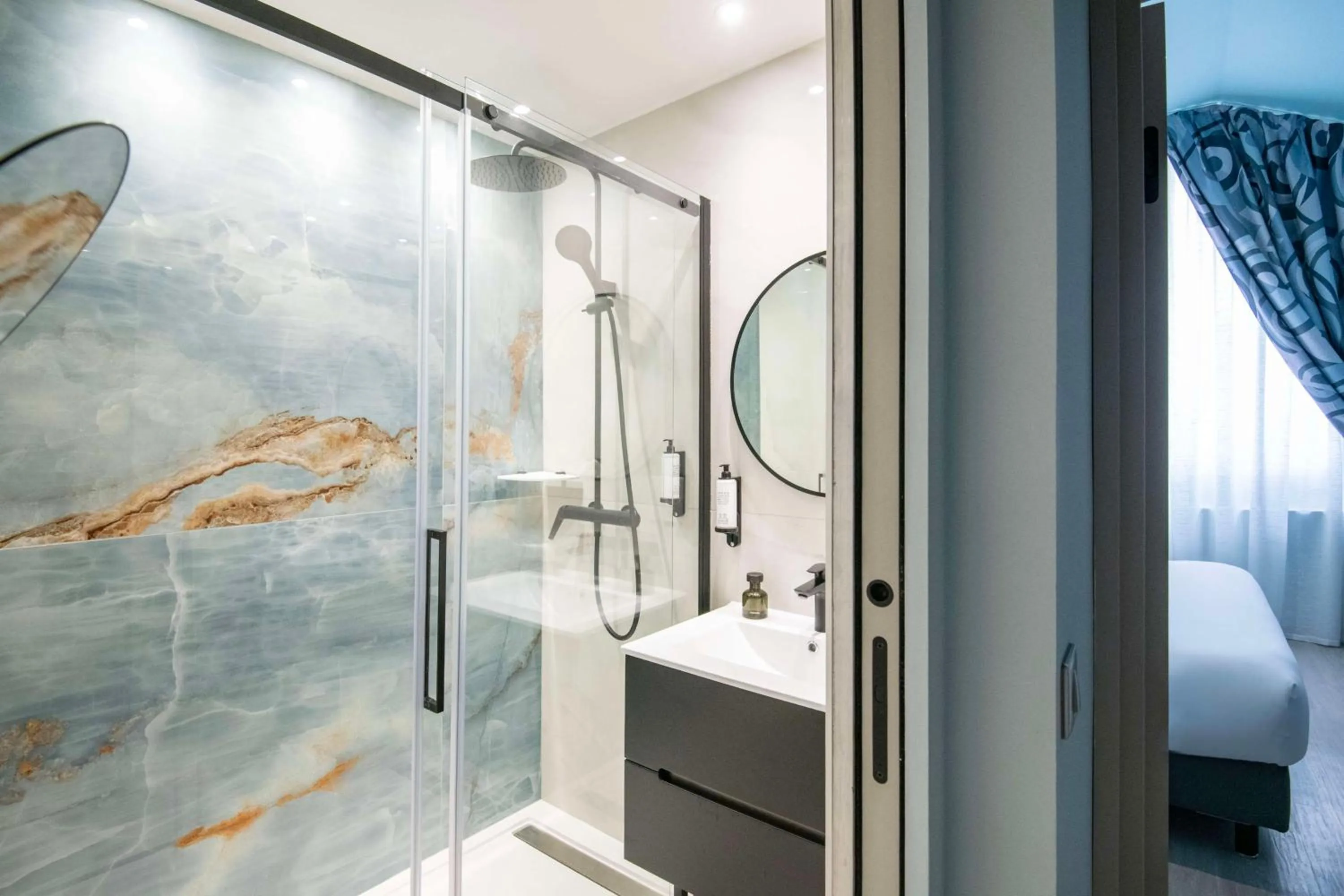 Bathroom in Best Western Alba