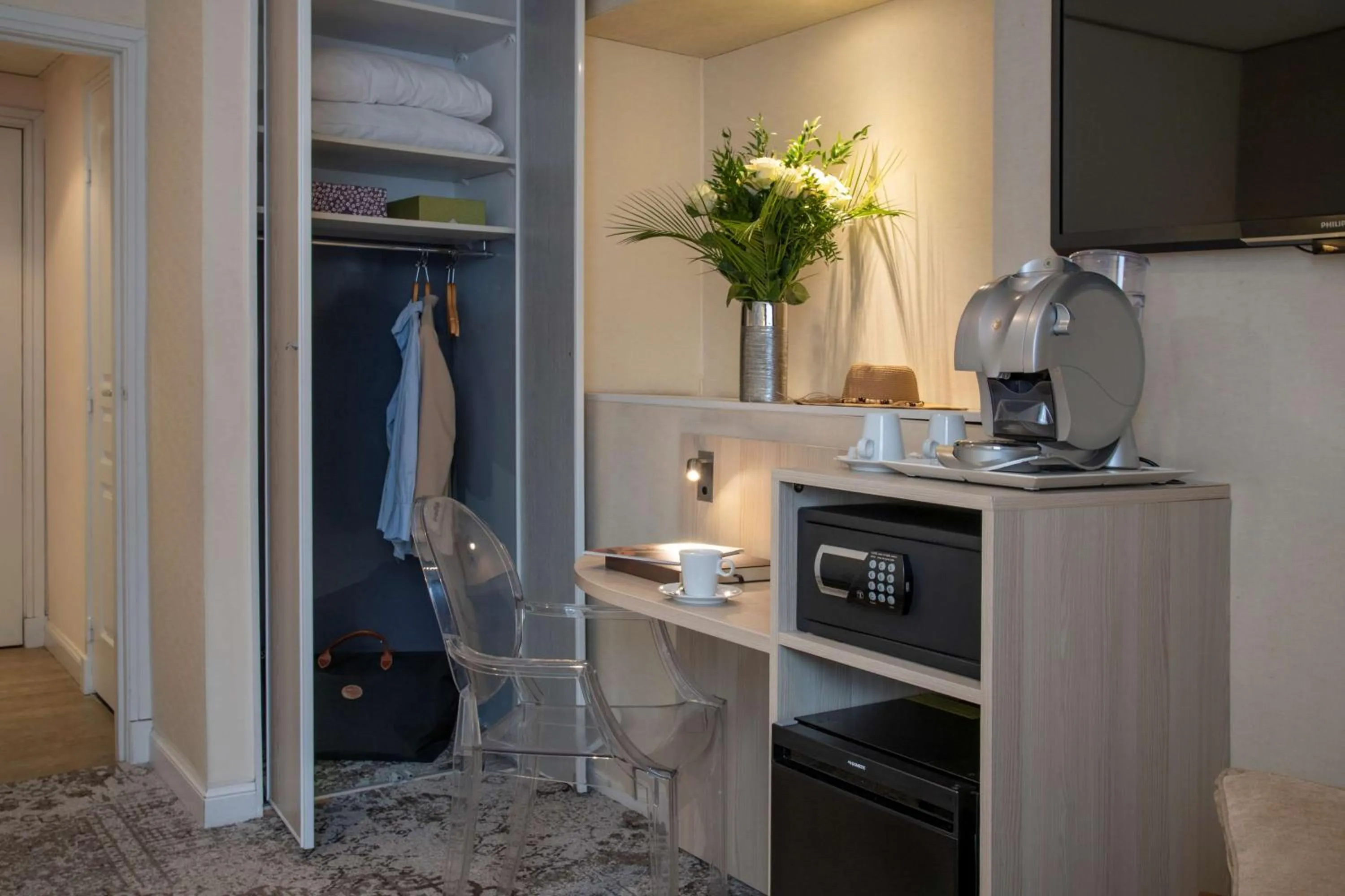 Comfort Room with Two Single Beds - Non-Smoking in Best Western Alba