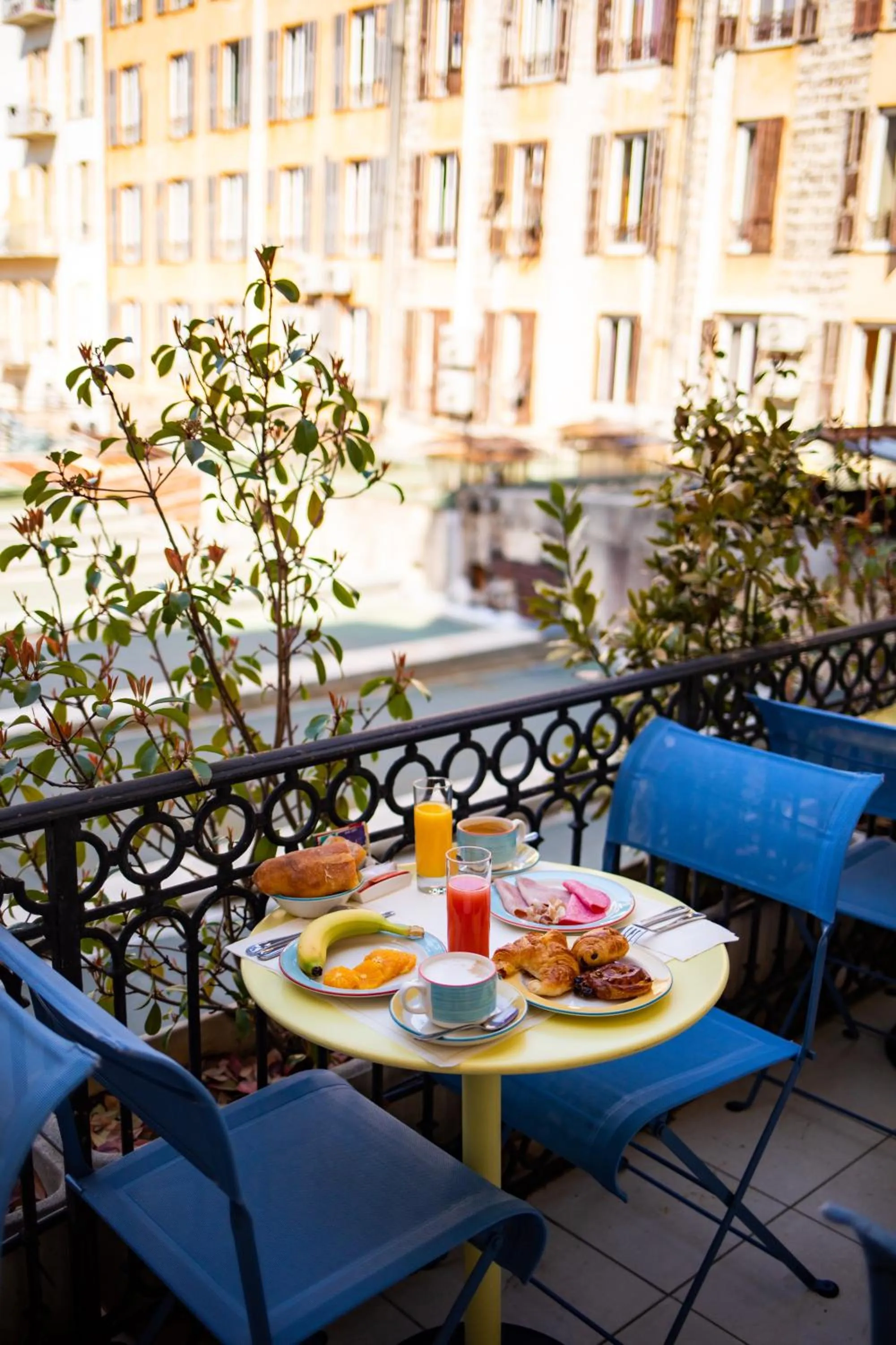 Buffet breakfast in Best Western Alba