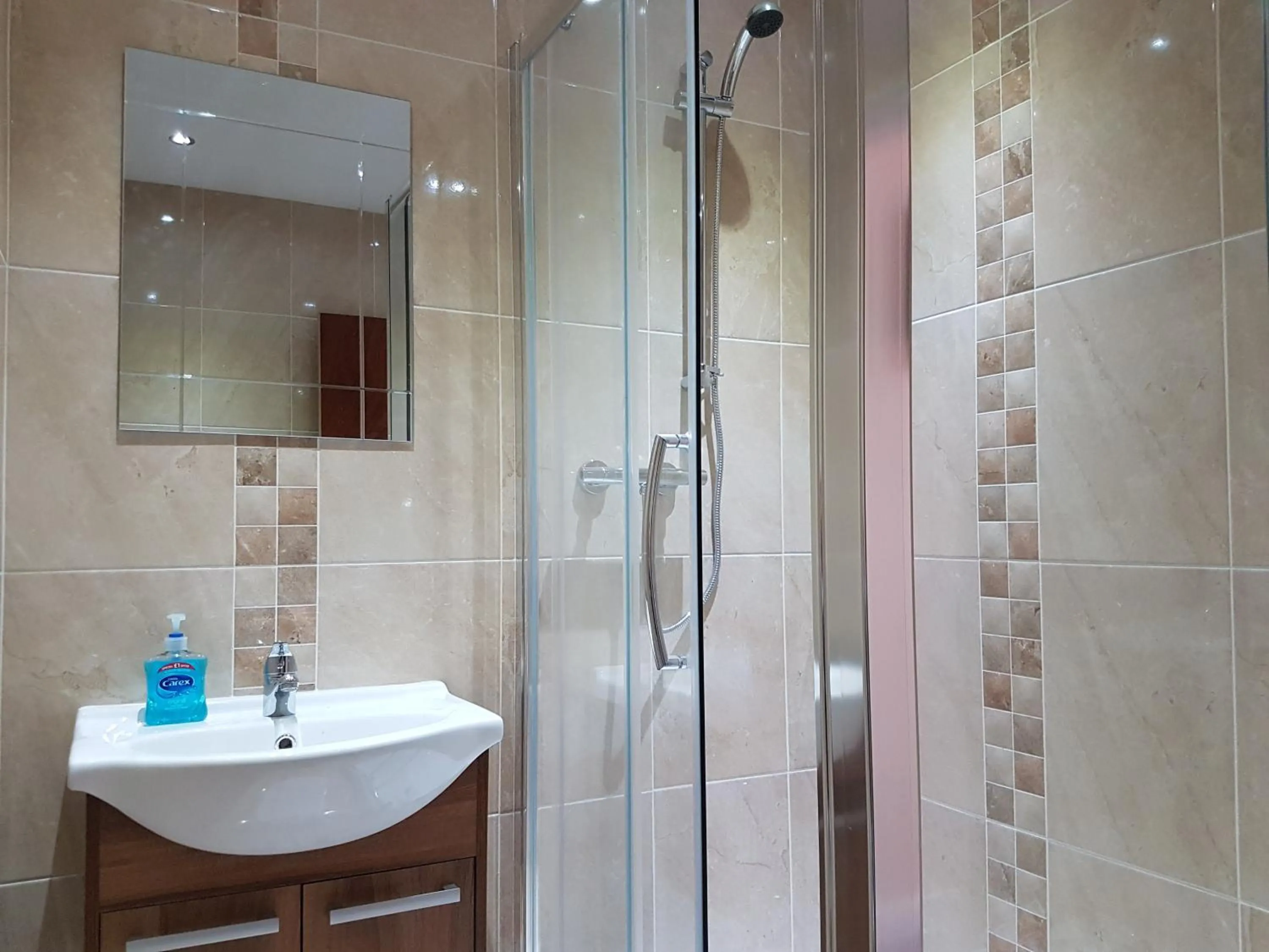 Shower in Grant Rooms