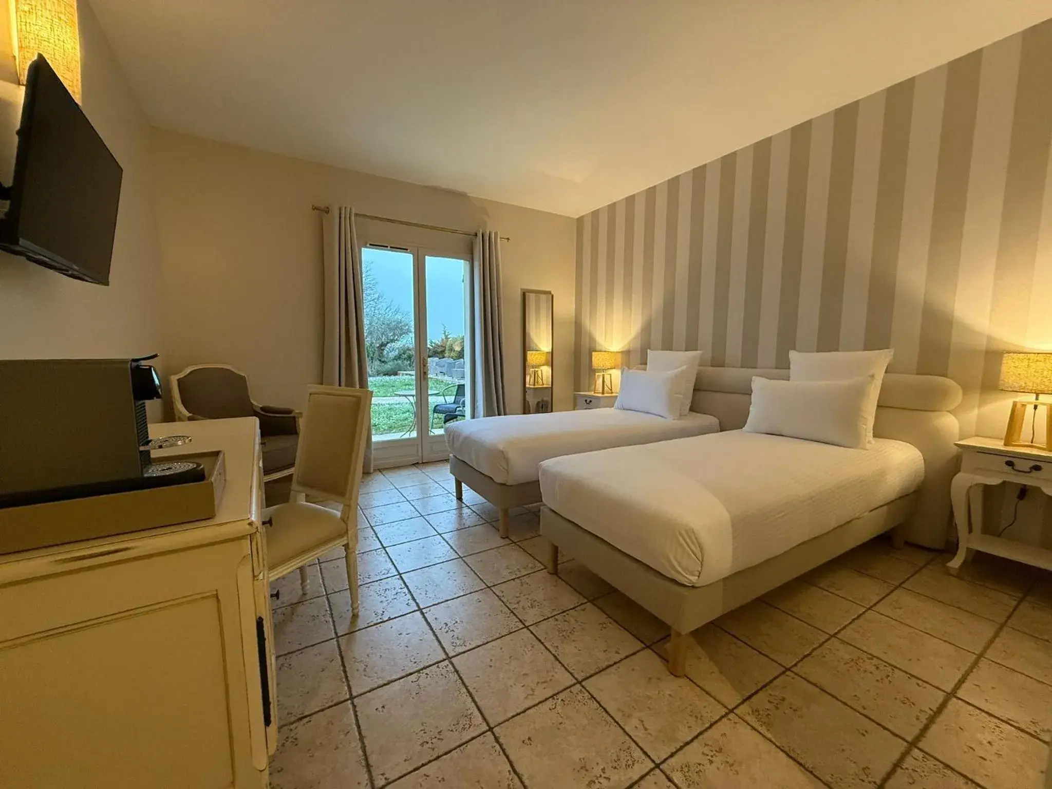 Twin Room with Terrace in CÉRÈS - Boutique-Hôtel & Spa Twin Room with Terrace in CÉRÈS - Boutique-Hôtel & Spa