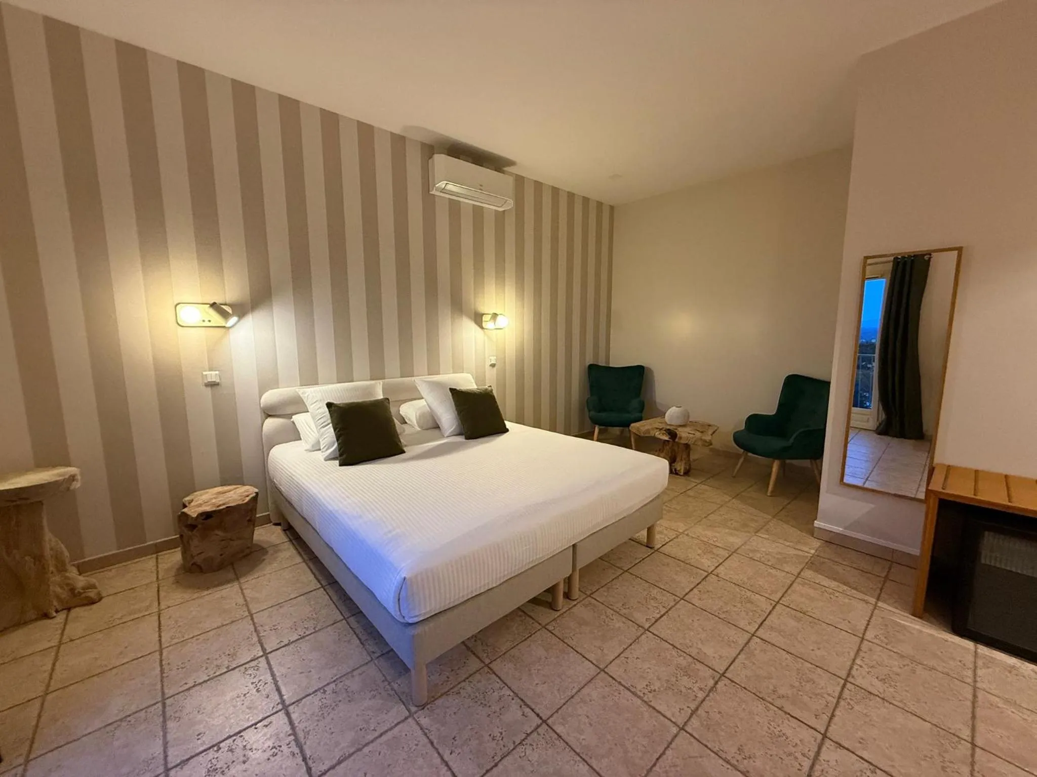 Bed in CÉRÈS - Boutique-Hôtel & Spa