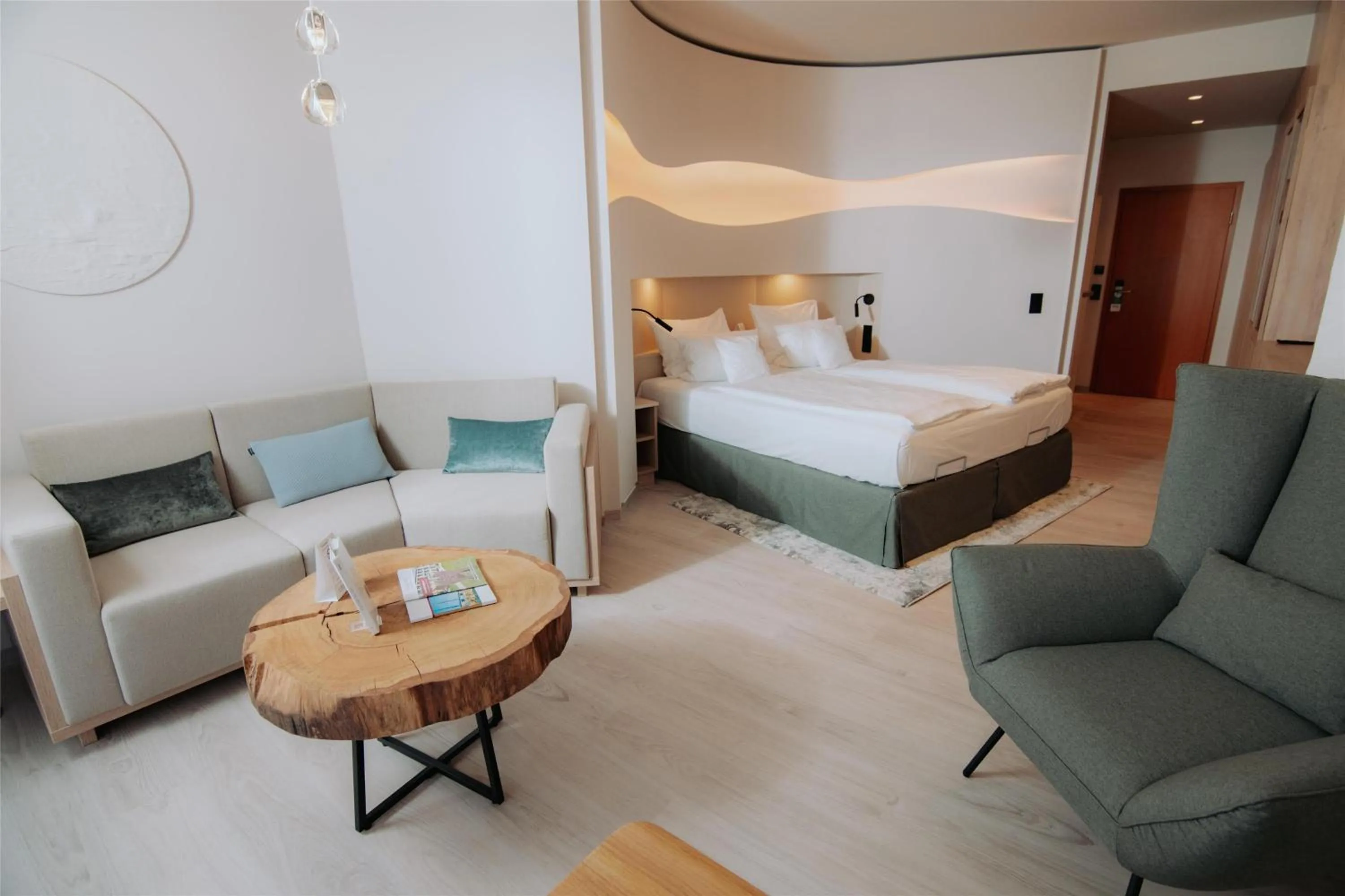 Bedroom, Bed in Best Western Plus Kurhotel an der Obermaintherme