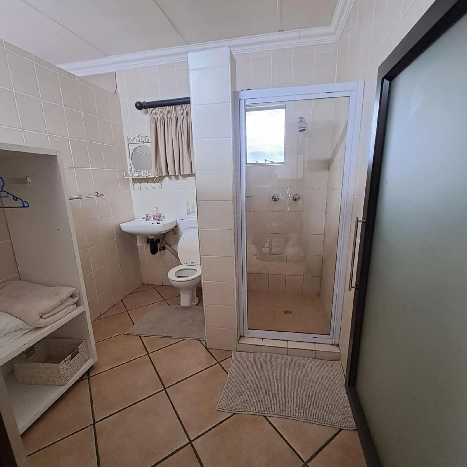 Shower in Royal Game Guest House