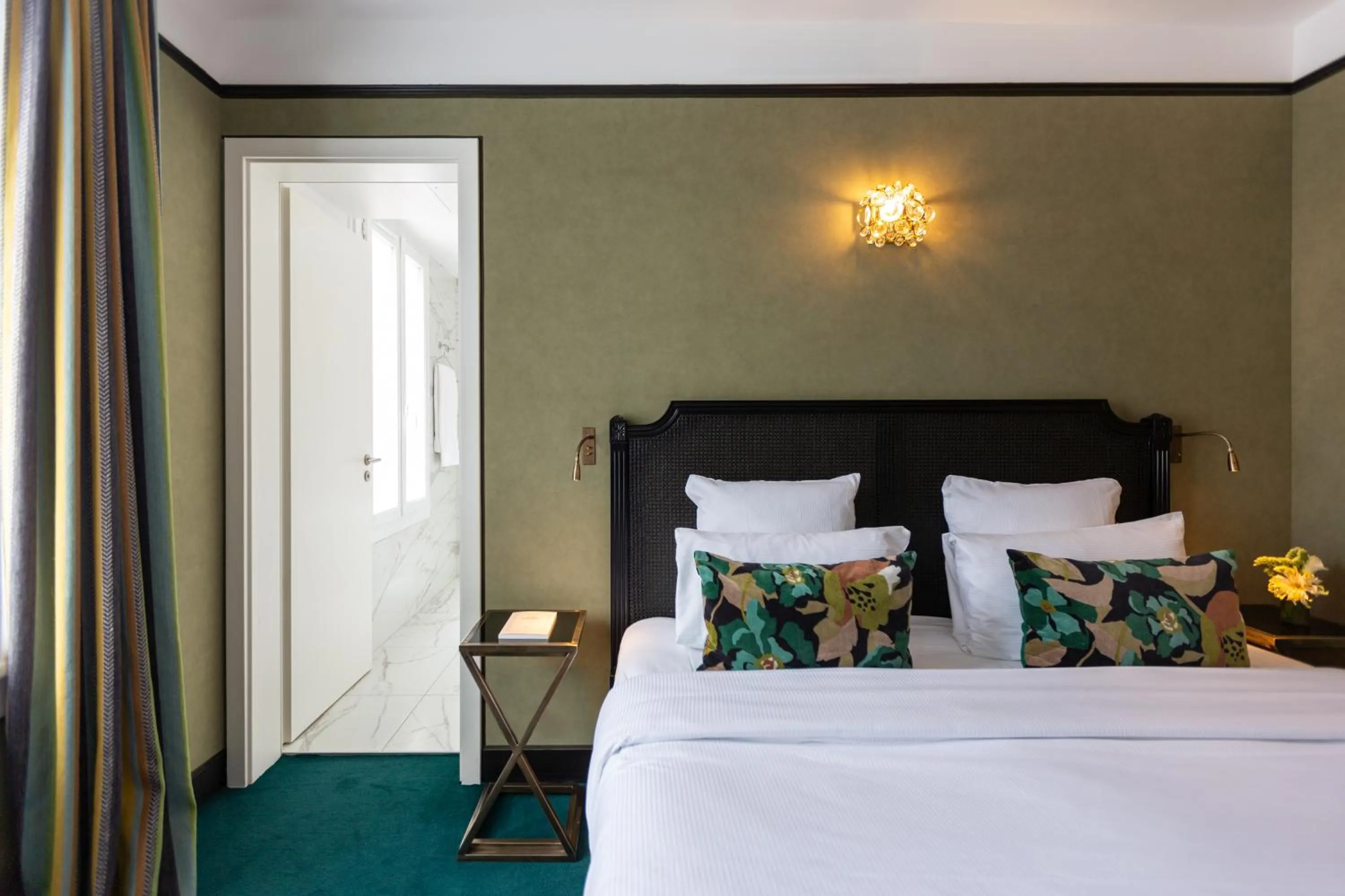 Photo of the whole room, Bed in Hôtel Gabriel Paris