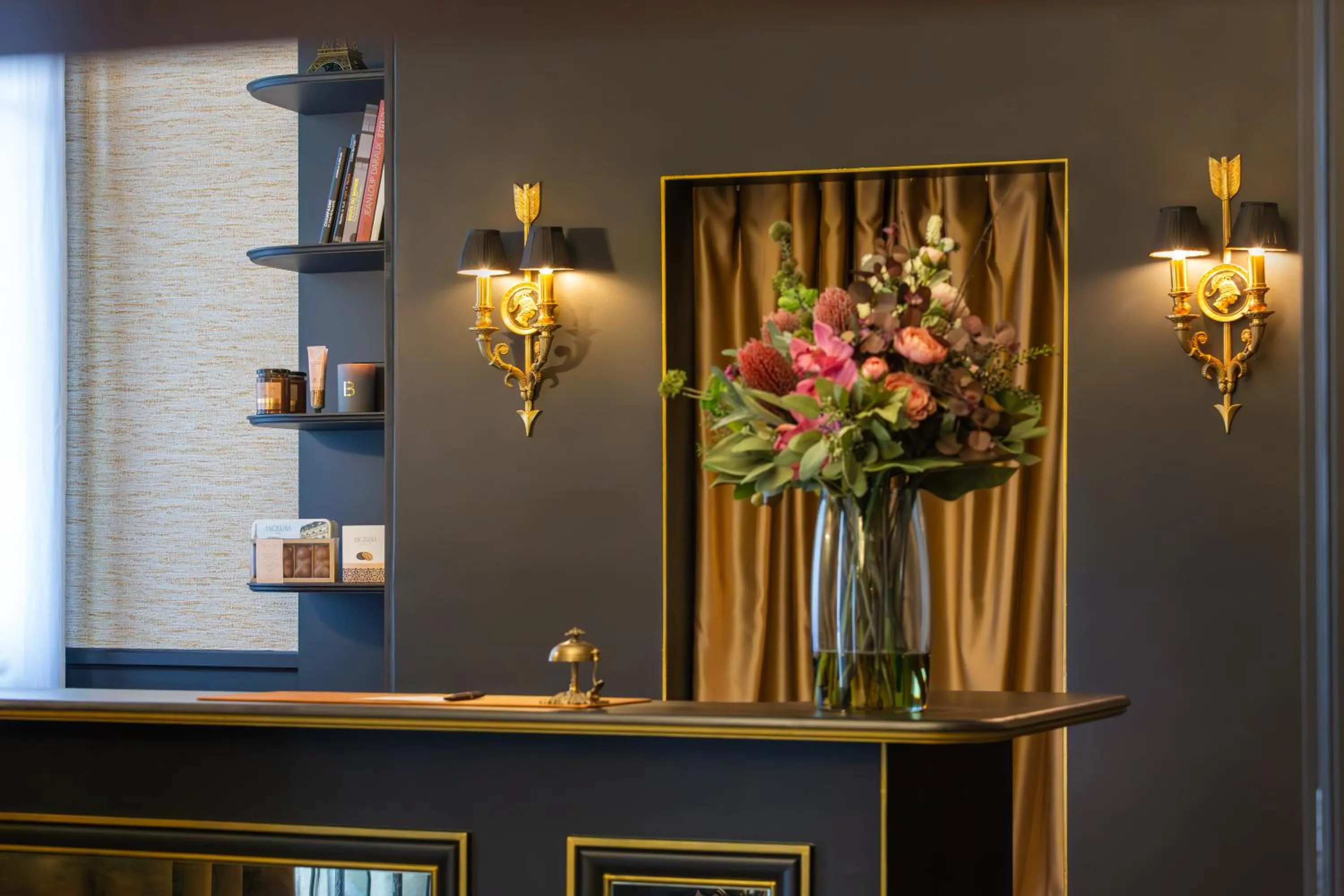 Lobby or reception in Hôtel Gabriel Paris