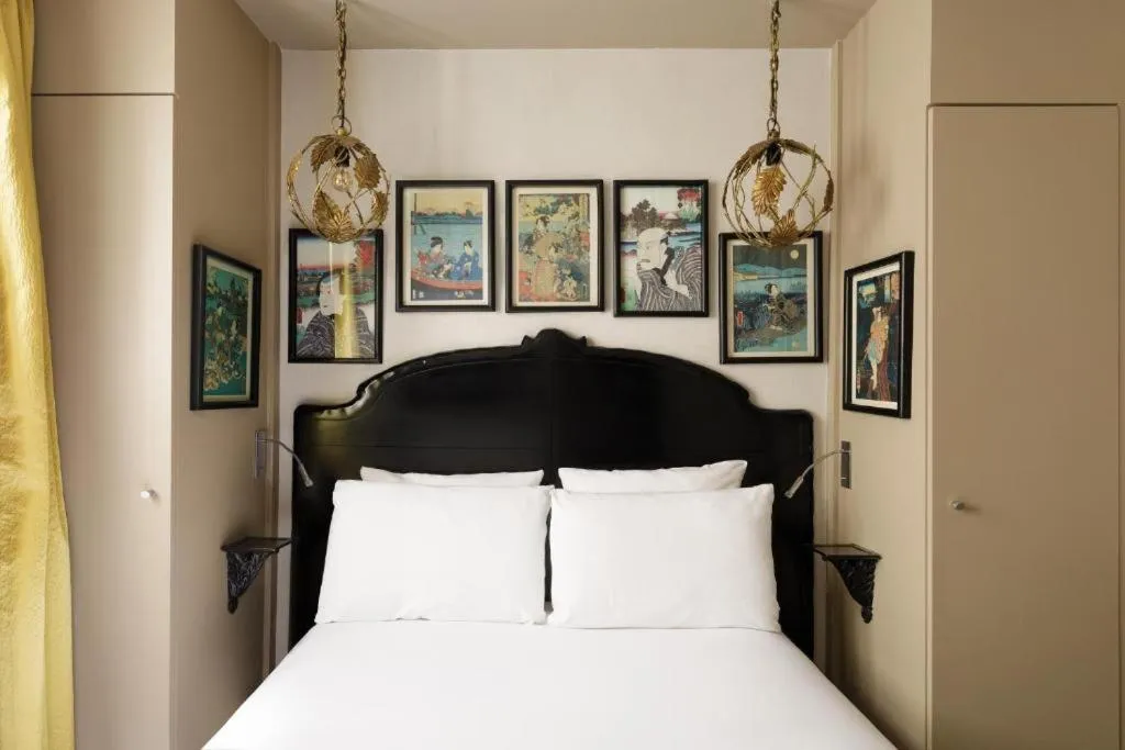 Bedroom, Bed in Hôtel Gabriel Paris
