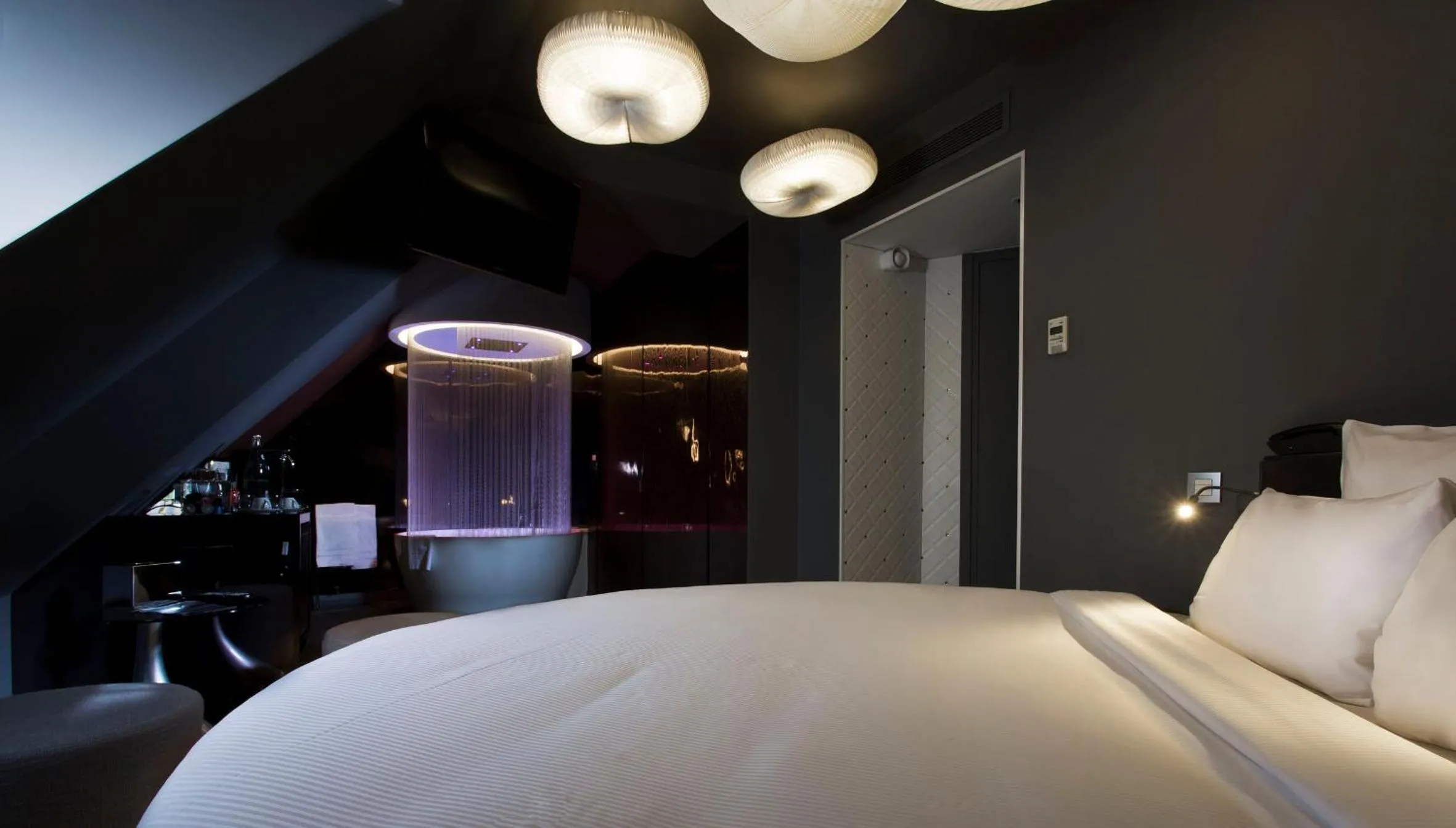 Photo of the whole room, Bed in Hôtel Gabriel Paris