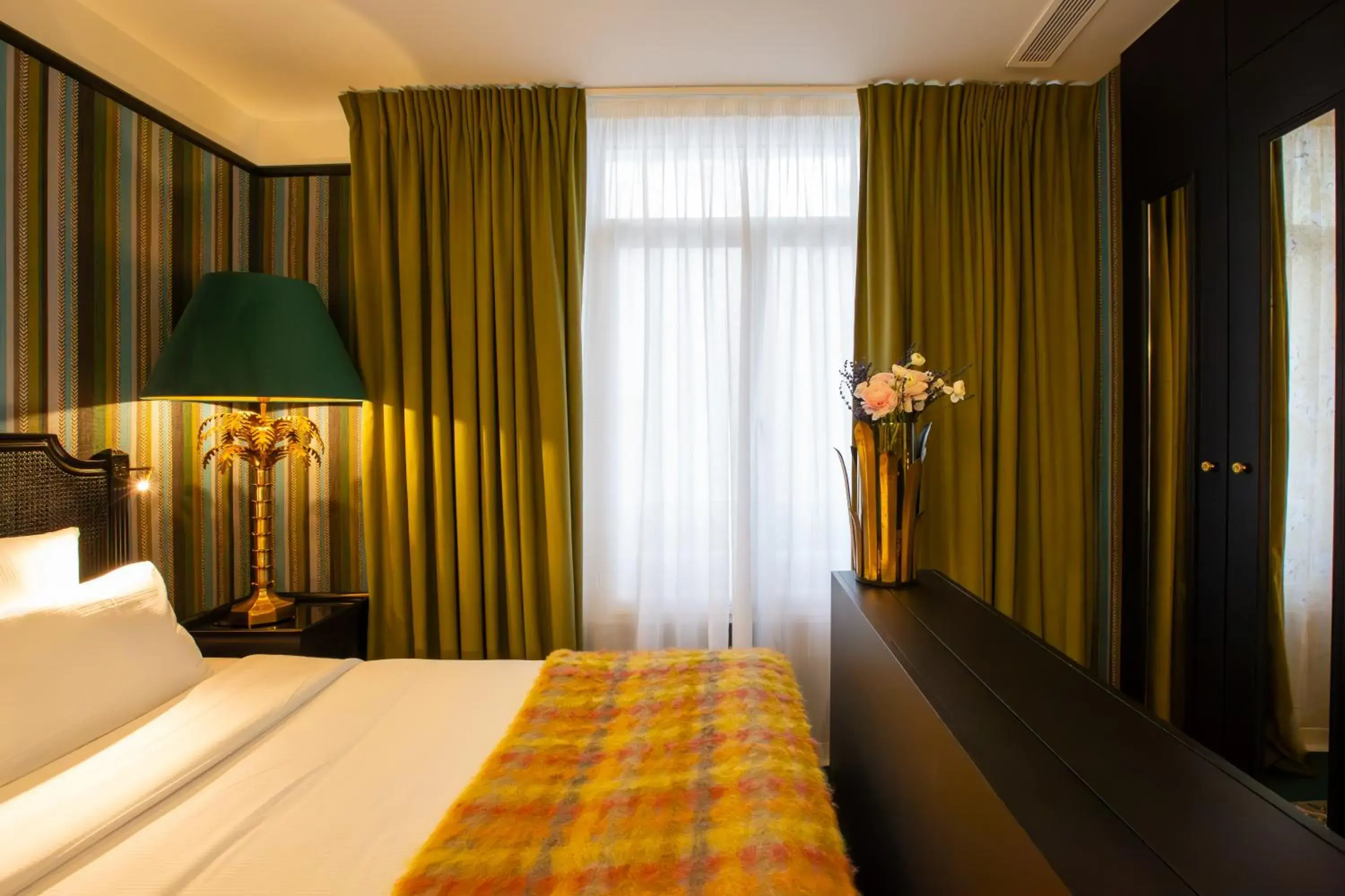 Bedroom, Bed in Hôtel Gabriel Paris Bedroom, Bed in Hôtel Gabriel Paris