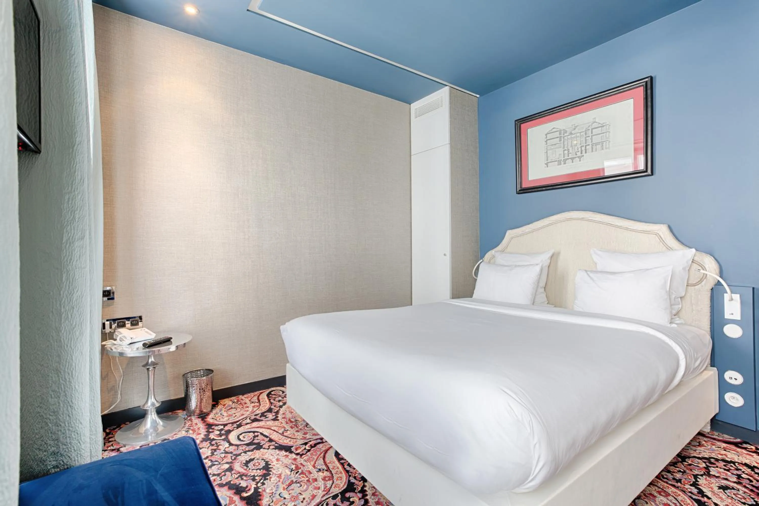 Bedroom, Bed in Hôtel Gabriel Paris