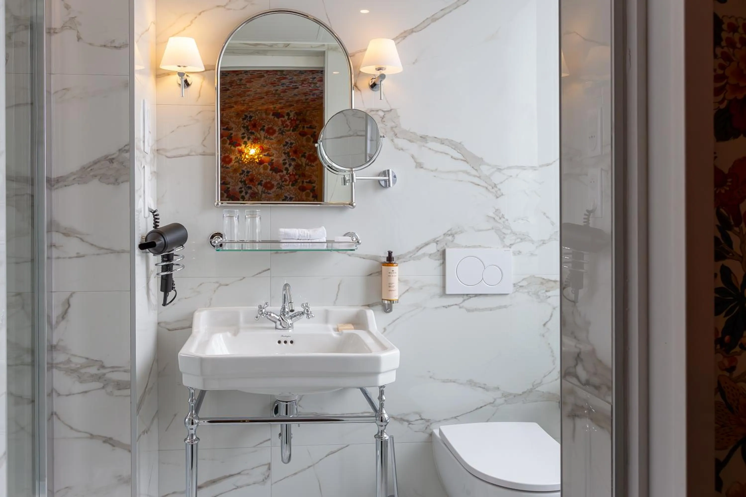 Bathroom in Hôtel Gabriel Paris