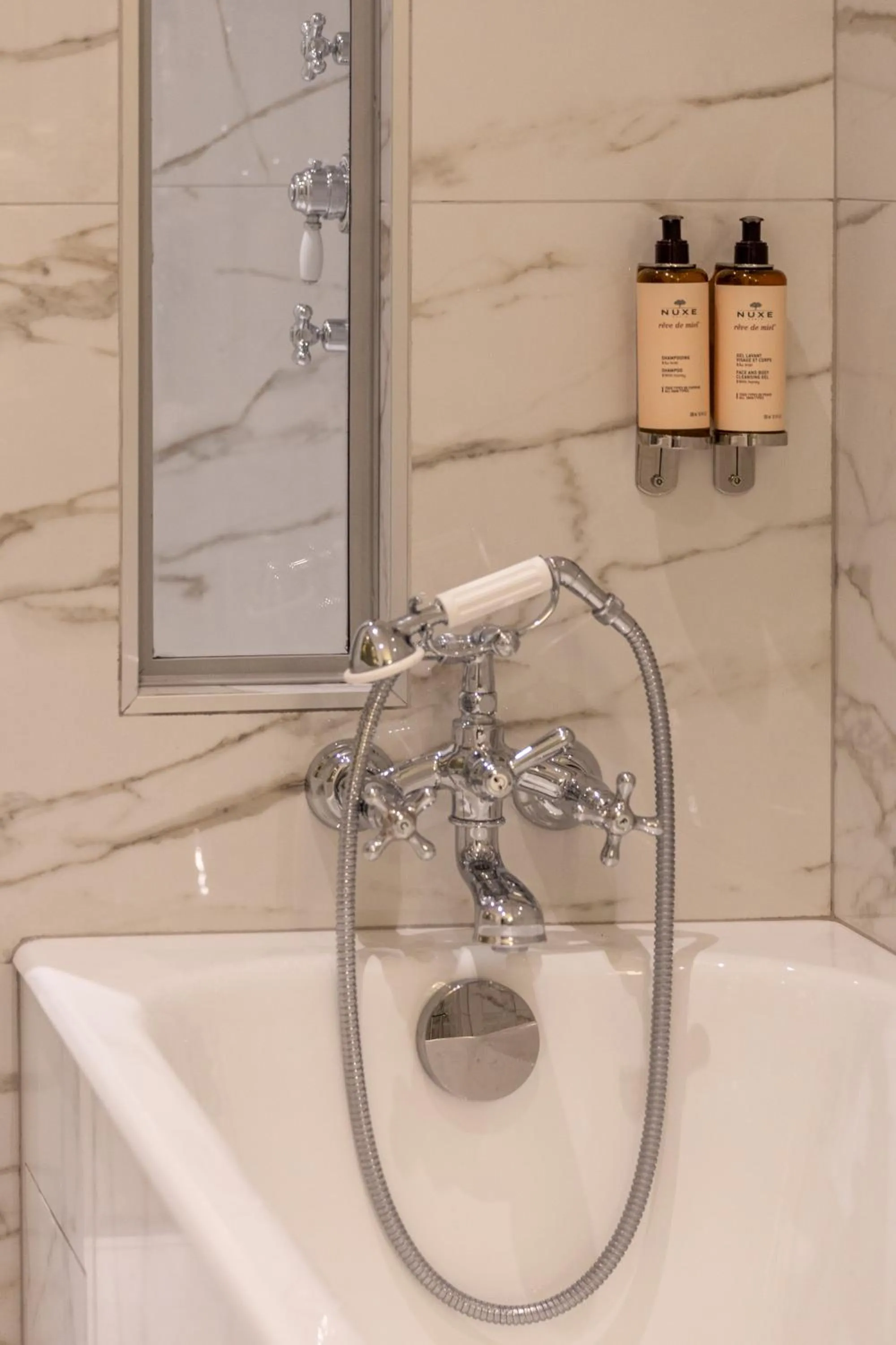 Bathroom in Hôtel Gabriel Paris