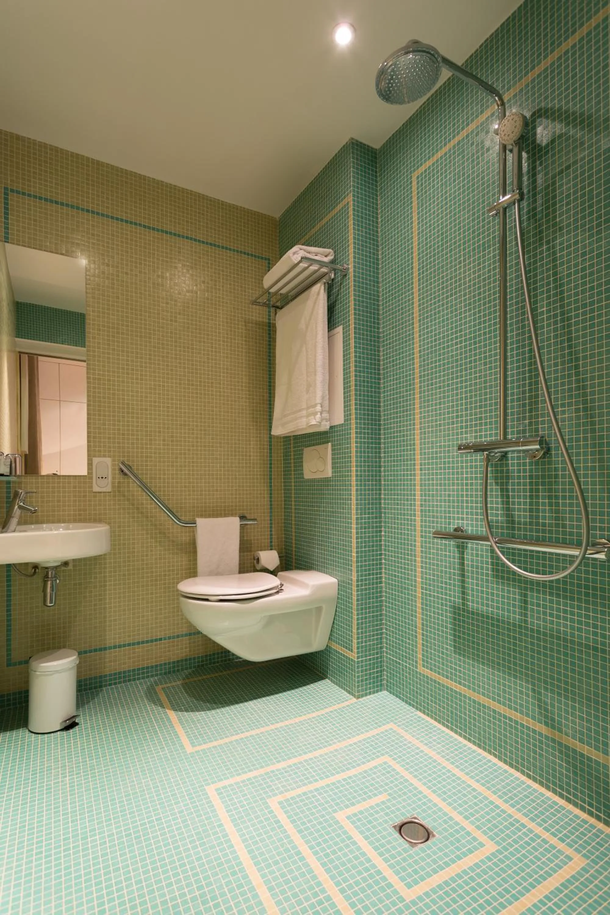 Bathroom in Hôtel Gabriel Paris