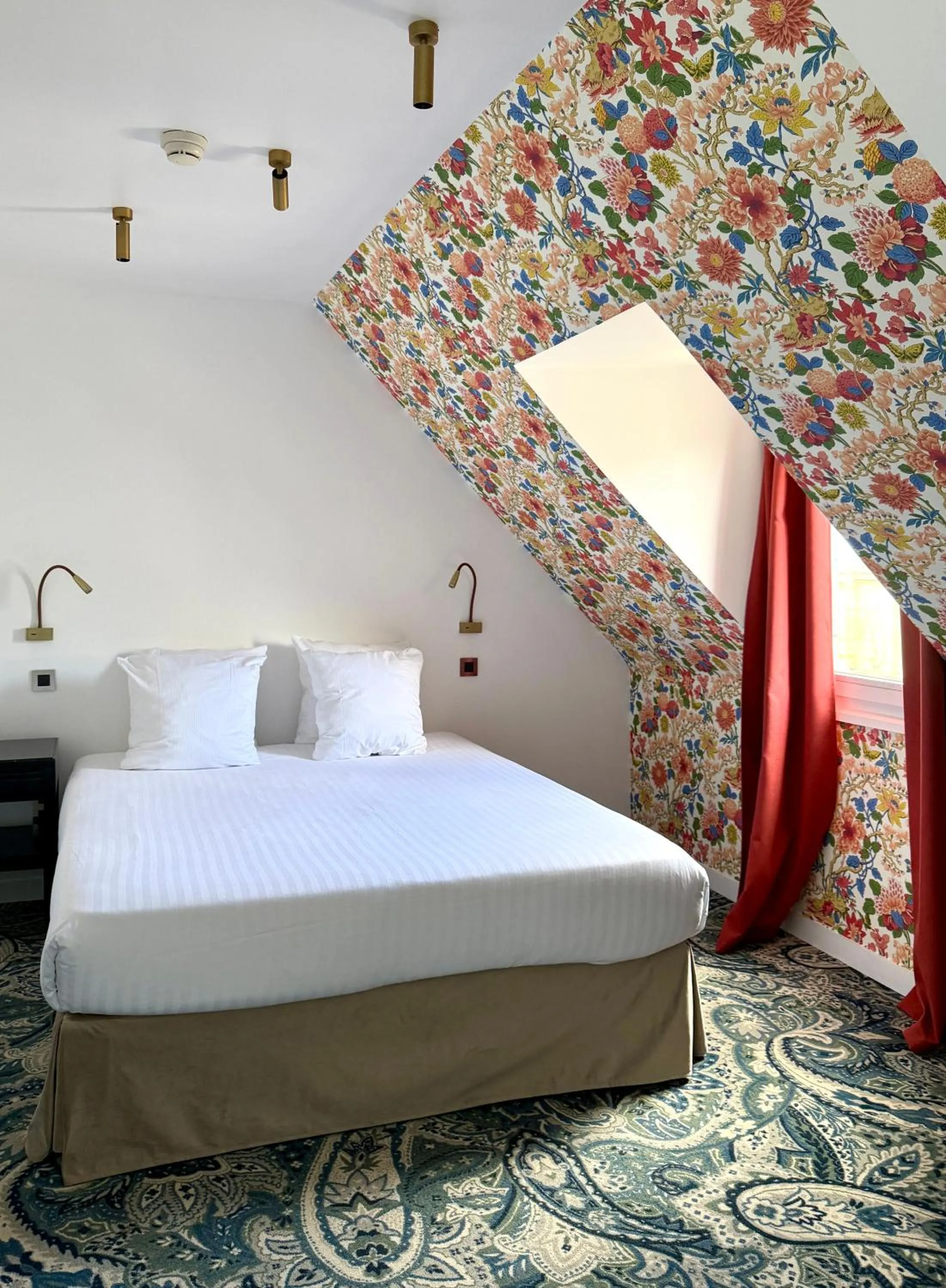 Bedroom, Bed in New Hotel République