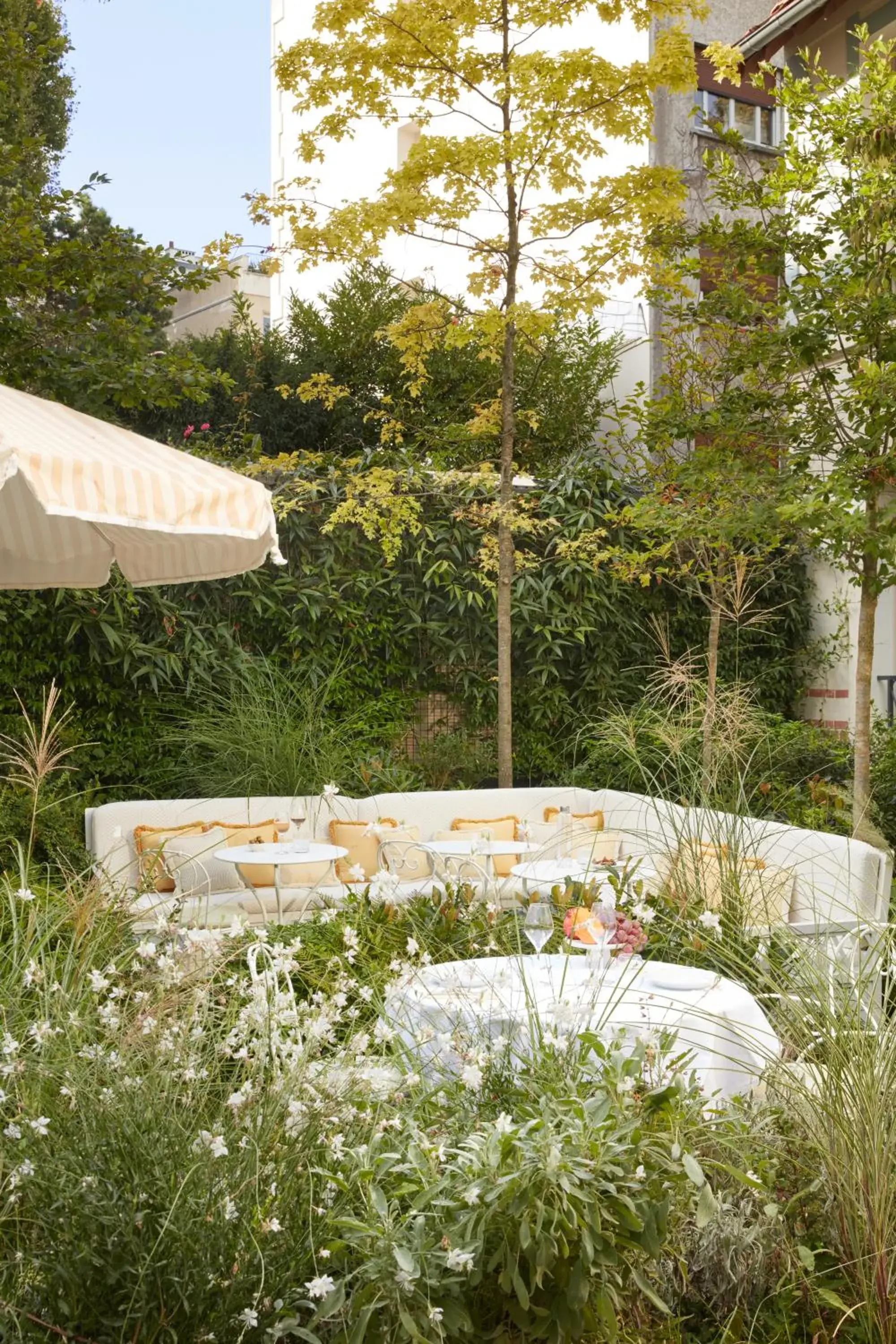 Restaurant/places to eat in Le 5 Particulier Restaurant/places to eat in Le 5 Particulier