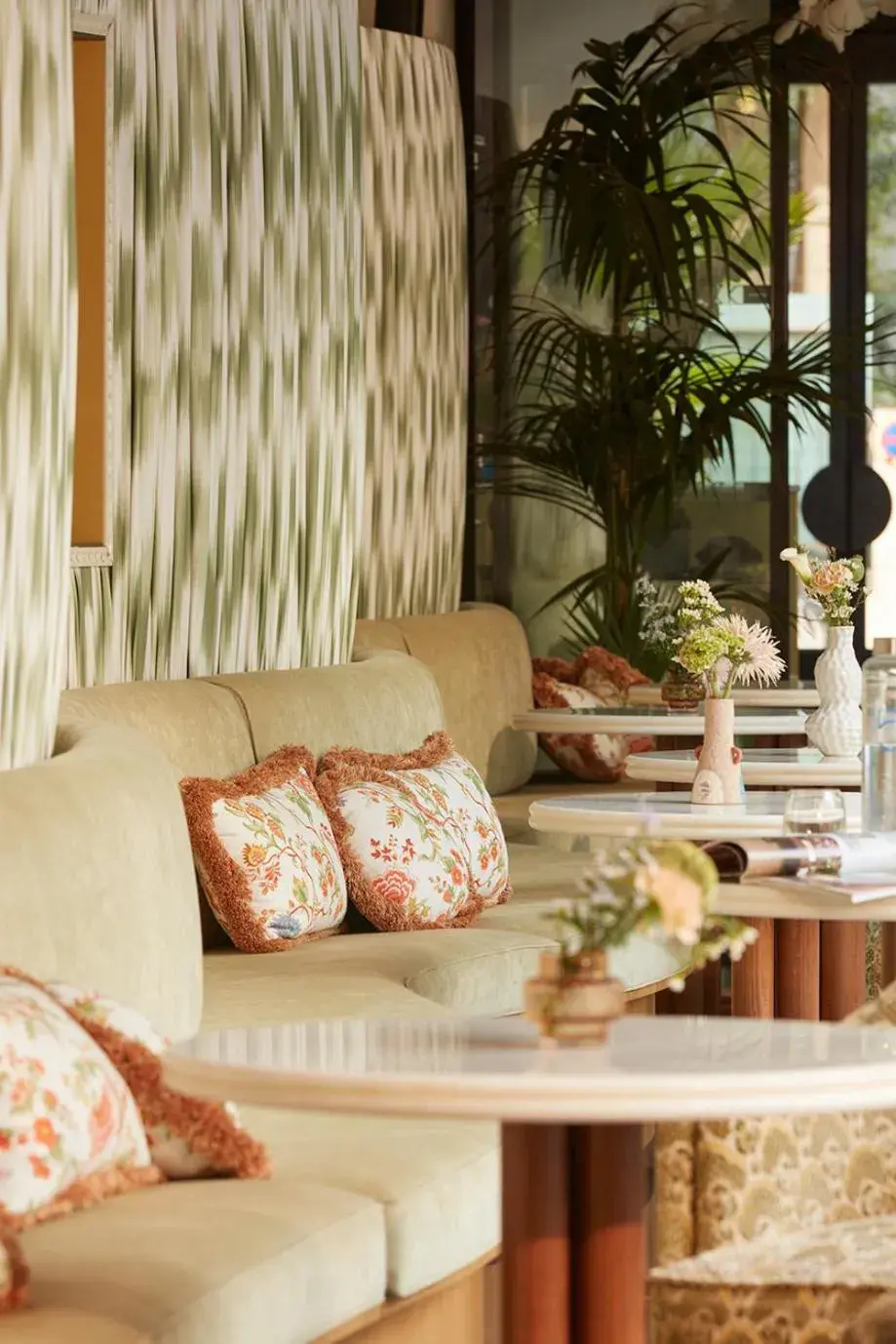 Restaurant/places to eat in Le 5 Particulier Restaurant/places to eat in Le 5 Particulier