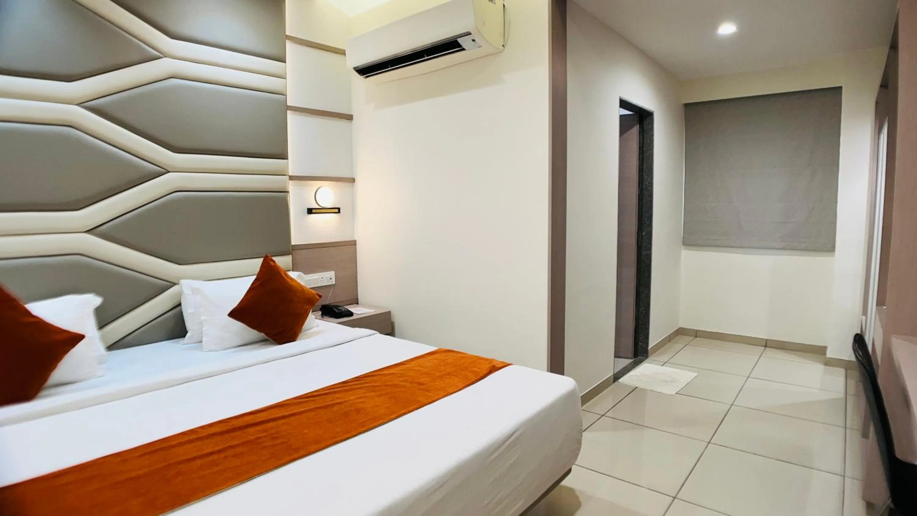 Bed in Hotel Ashray Inn Express