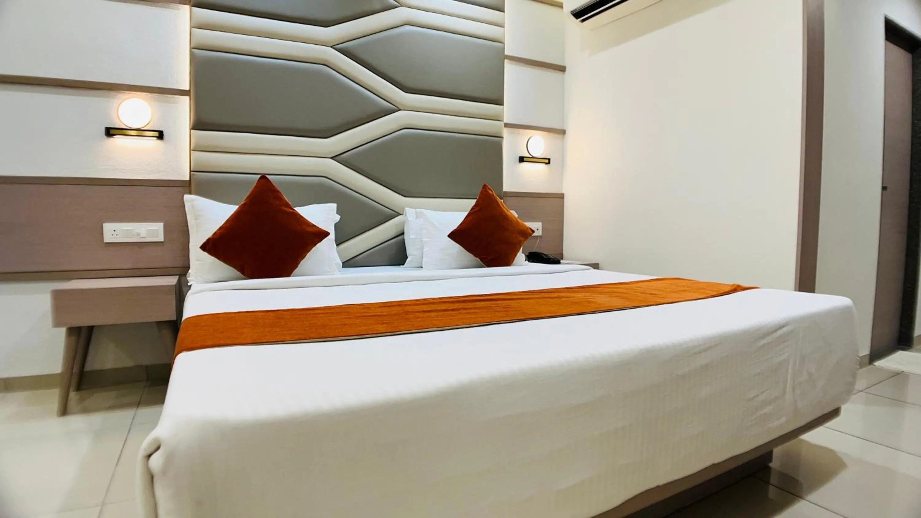 Bed in Hotel Ashray Inn Express