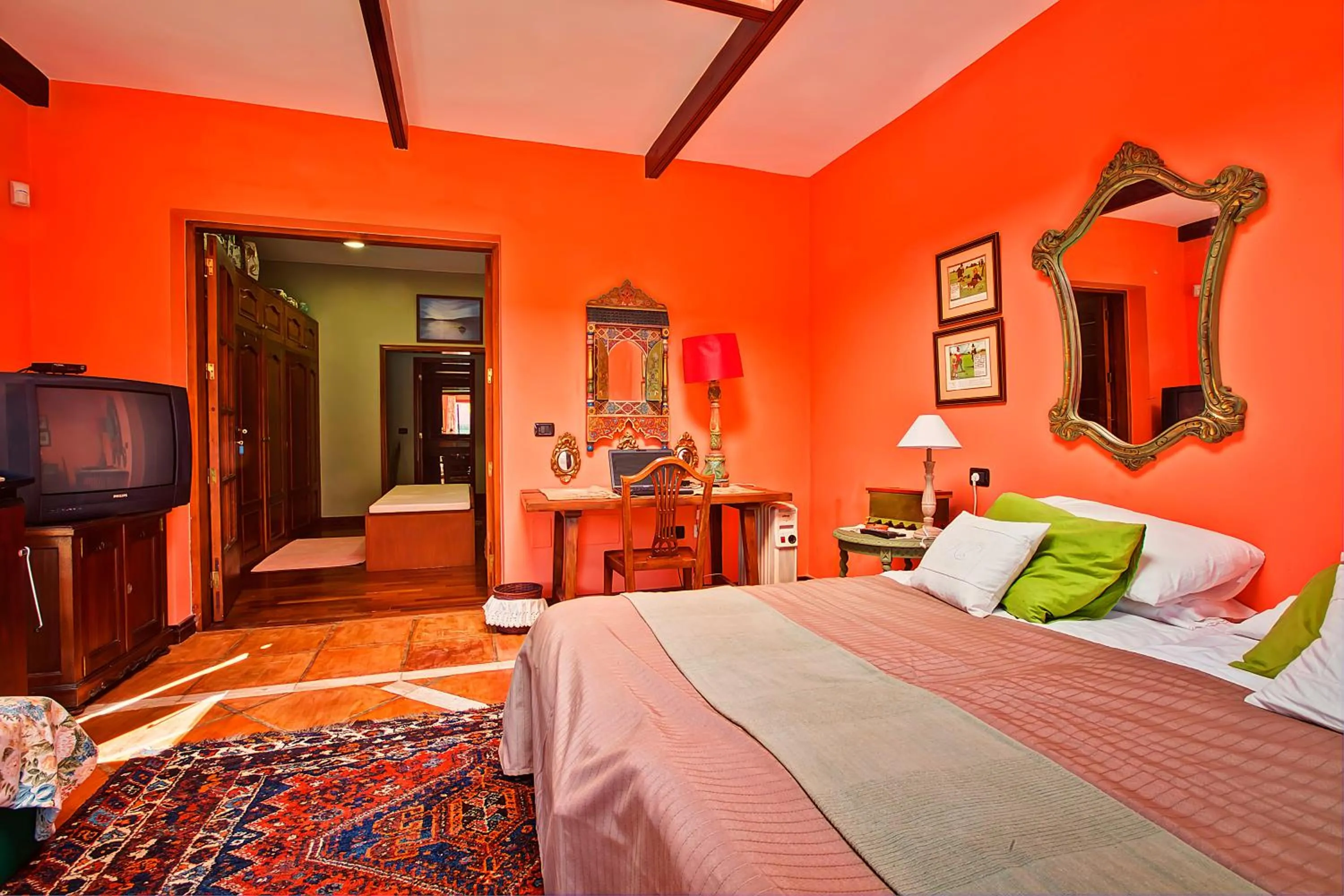 Photo of the whole room, Bed in Luxury Villa Golf Tenerife