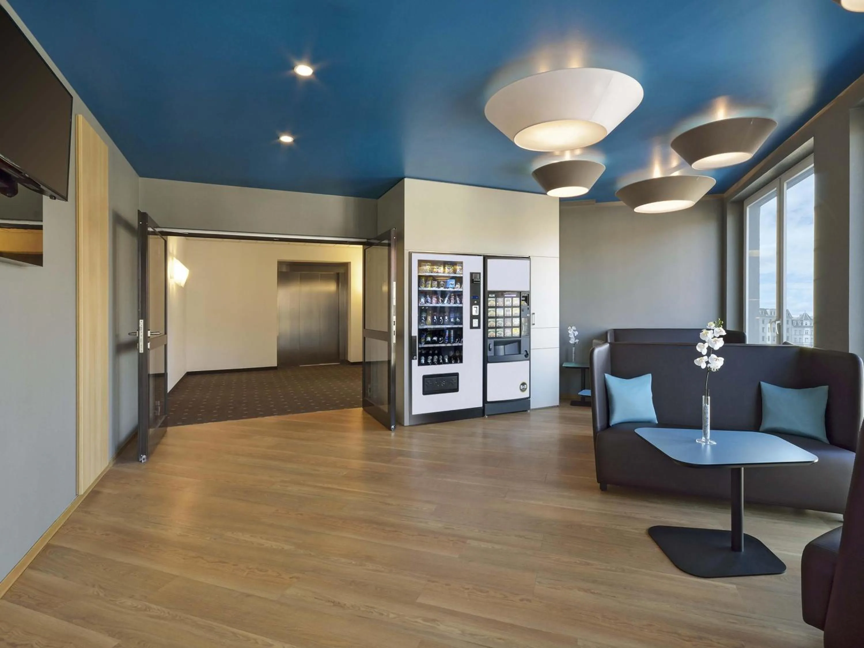 Lobby or reception in B&B Hotel Halle (Saale)