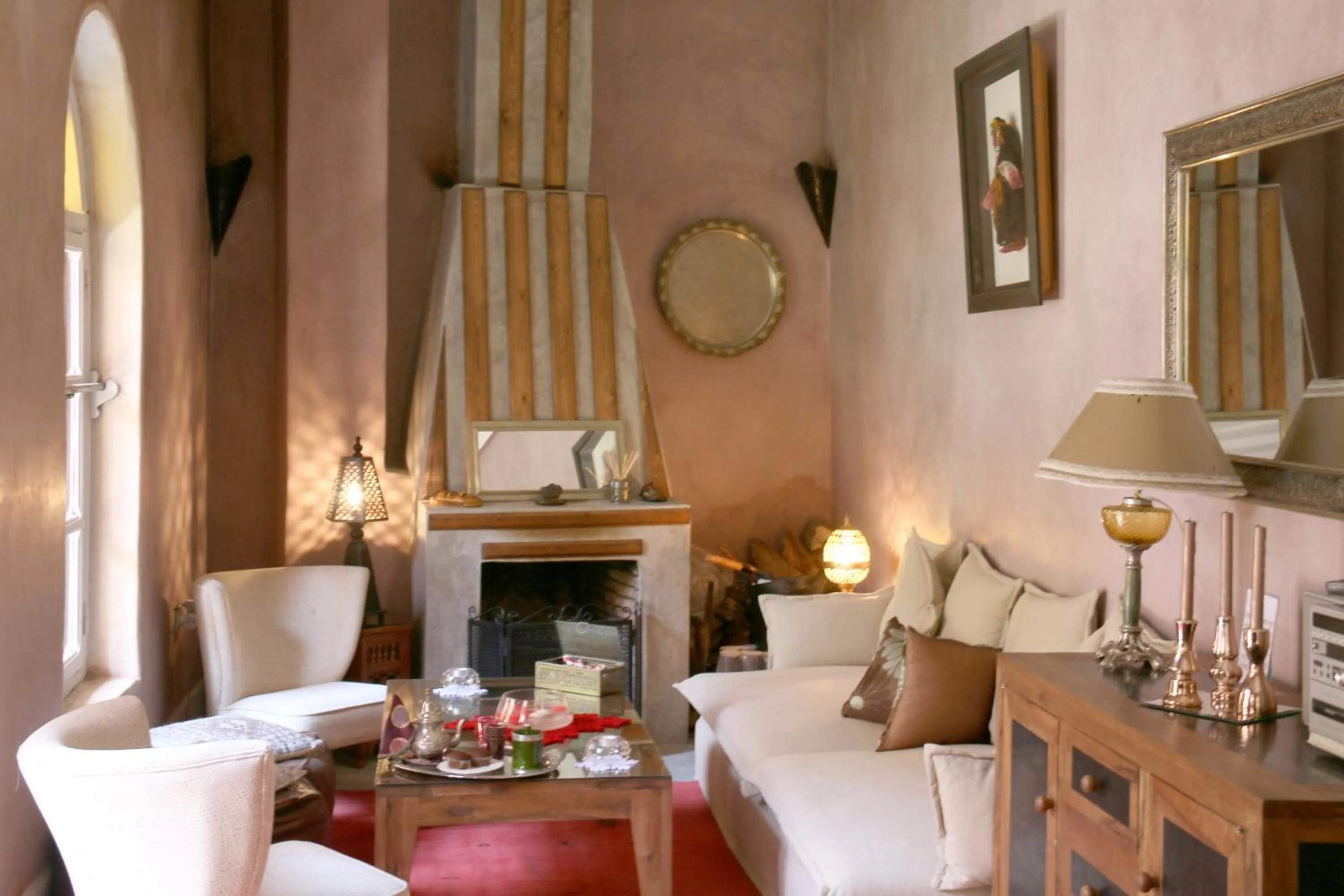 Communal lounge/ TV room in Riad Merstane Marrakech