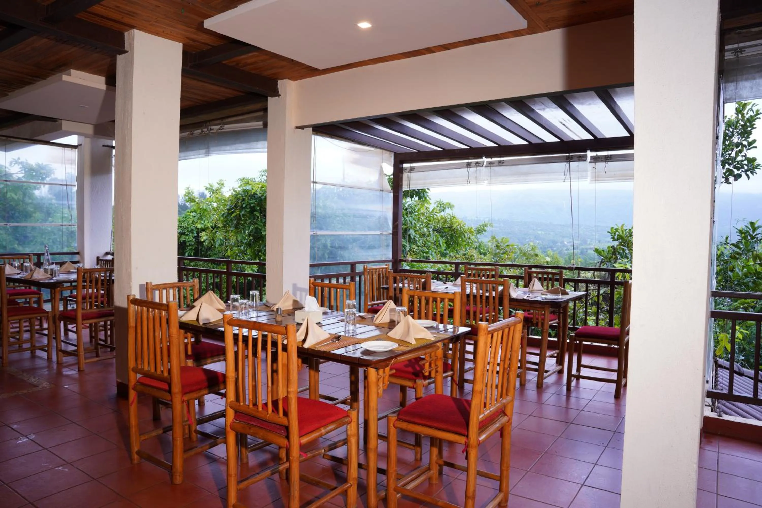 Restaurant/places to eat in Forest Escapes Koyna