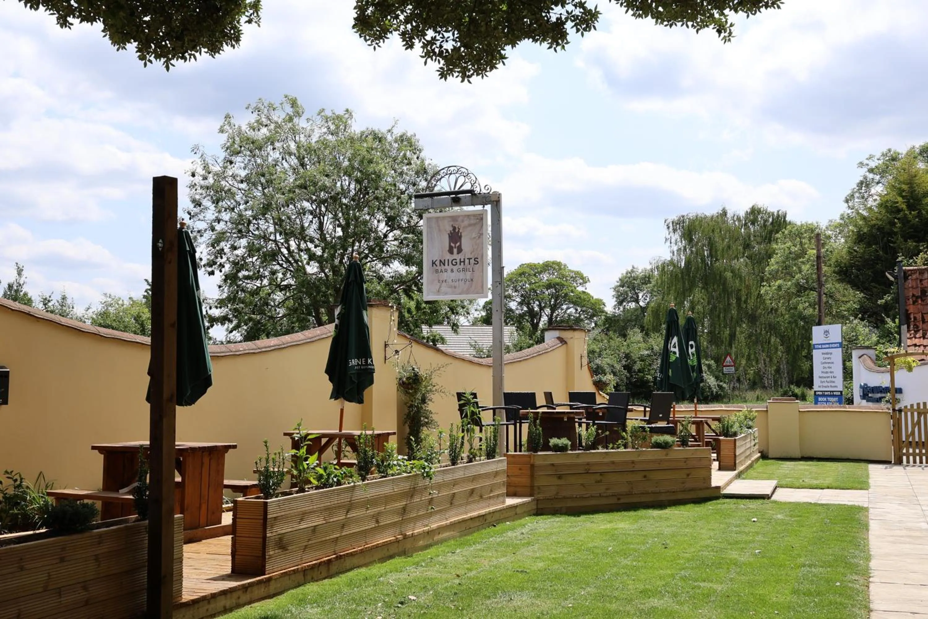 Garden in Best Western Brome Grange Hotel
