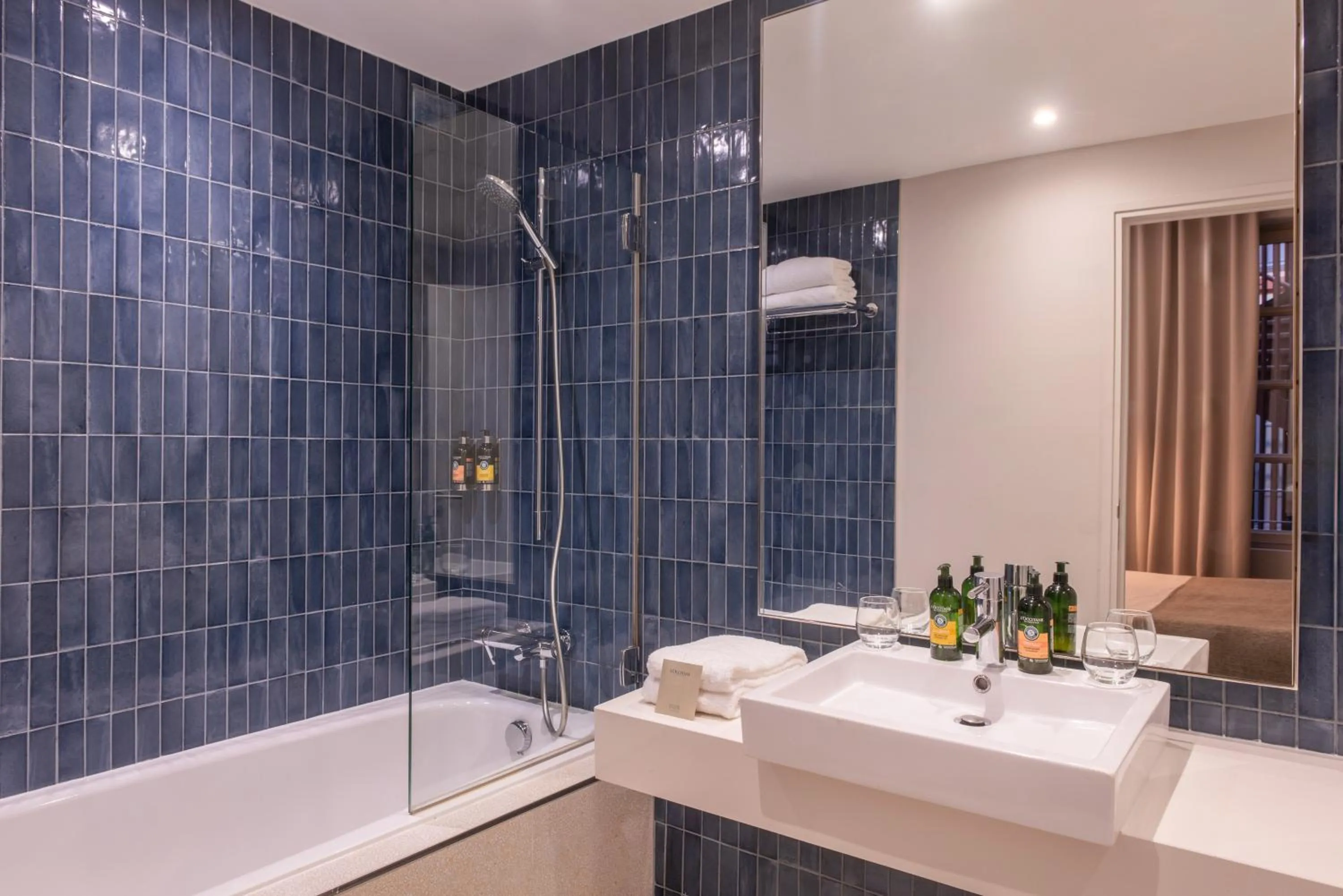 Bathroom in Le Grand Balcon Hotel