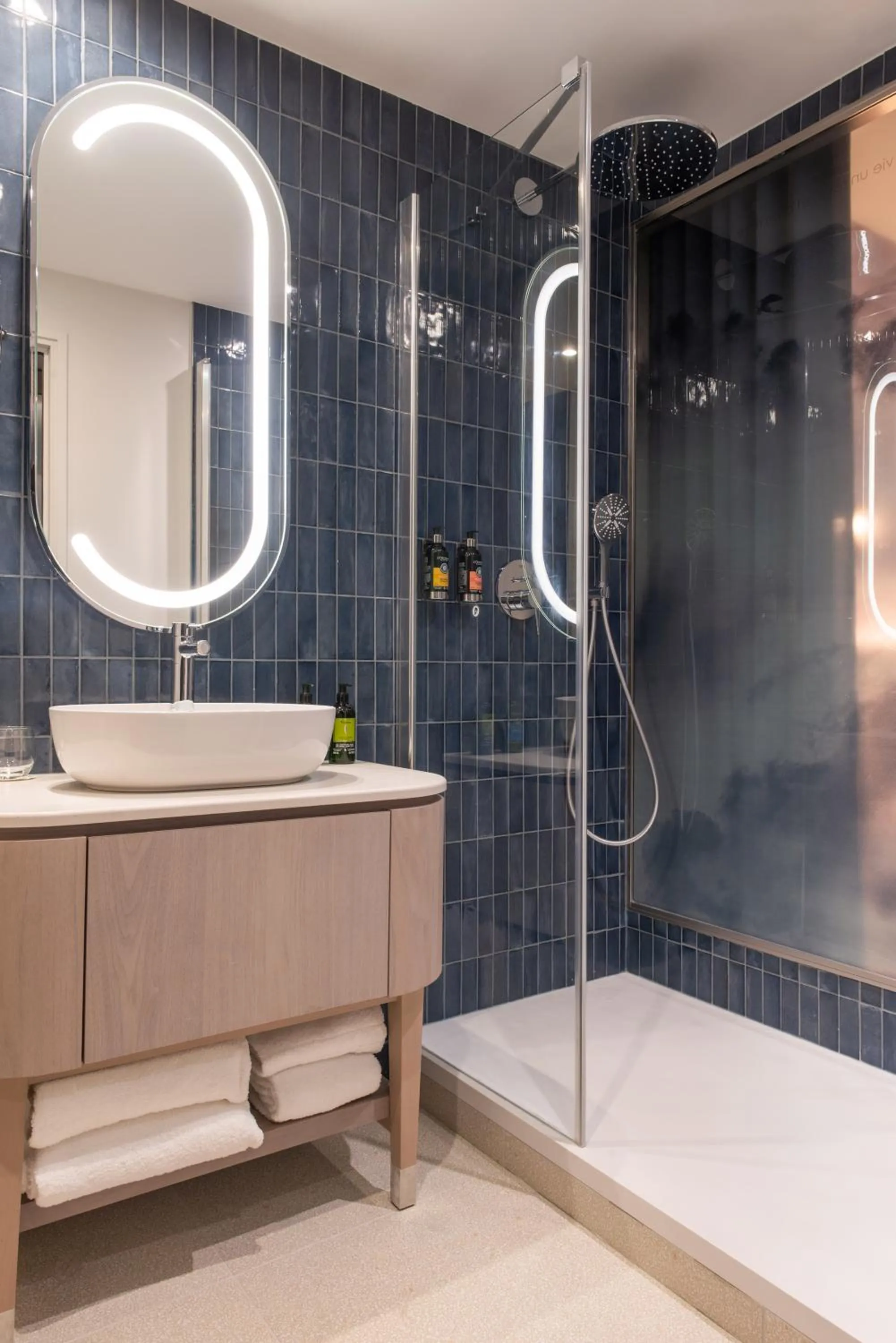 Bathroom in Le Grand Balcon Hotel