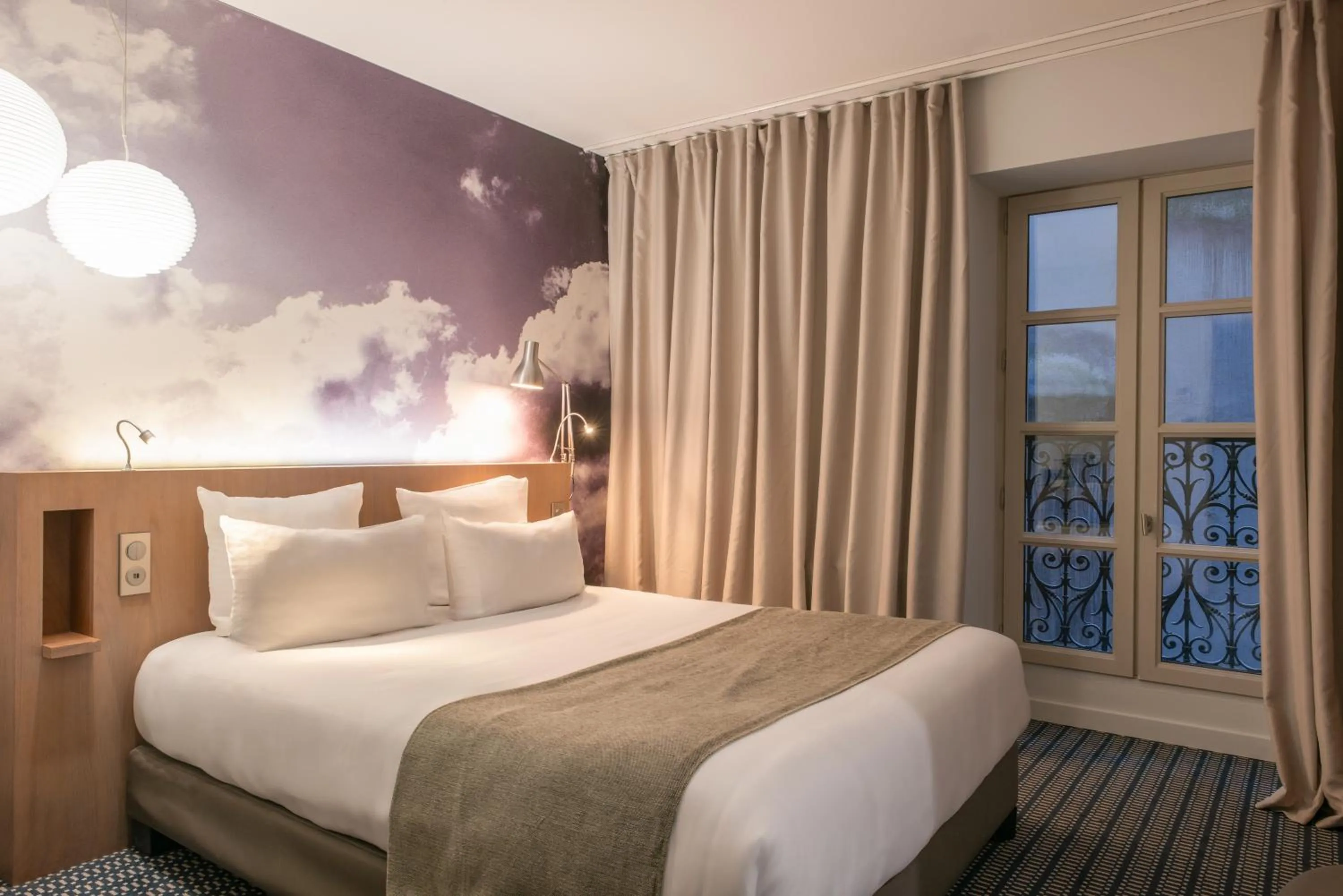 Bedroom, Bed in Le Grand Balcon Hotel