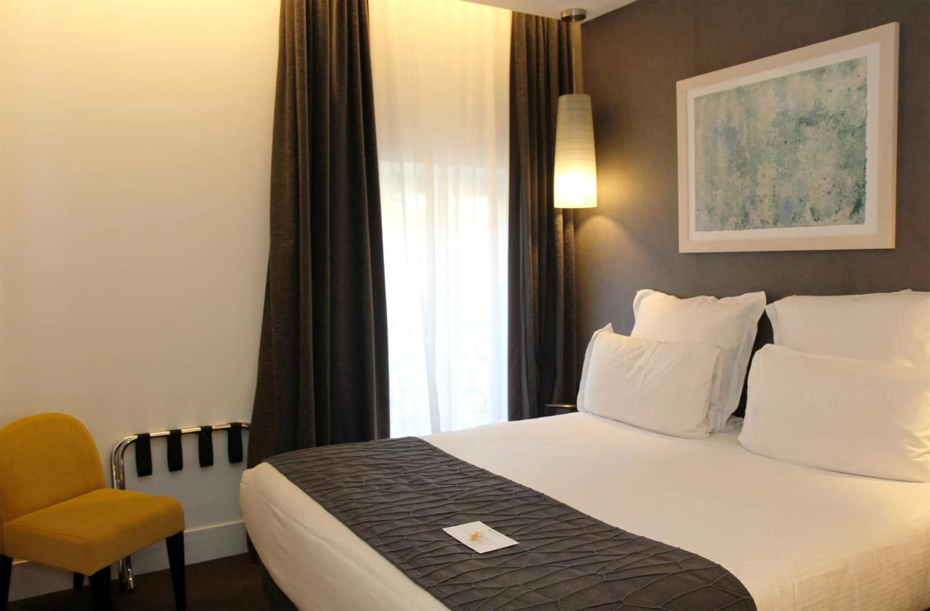 Bed in Best Western Plus Bordeaux Gare Saint-Jean