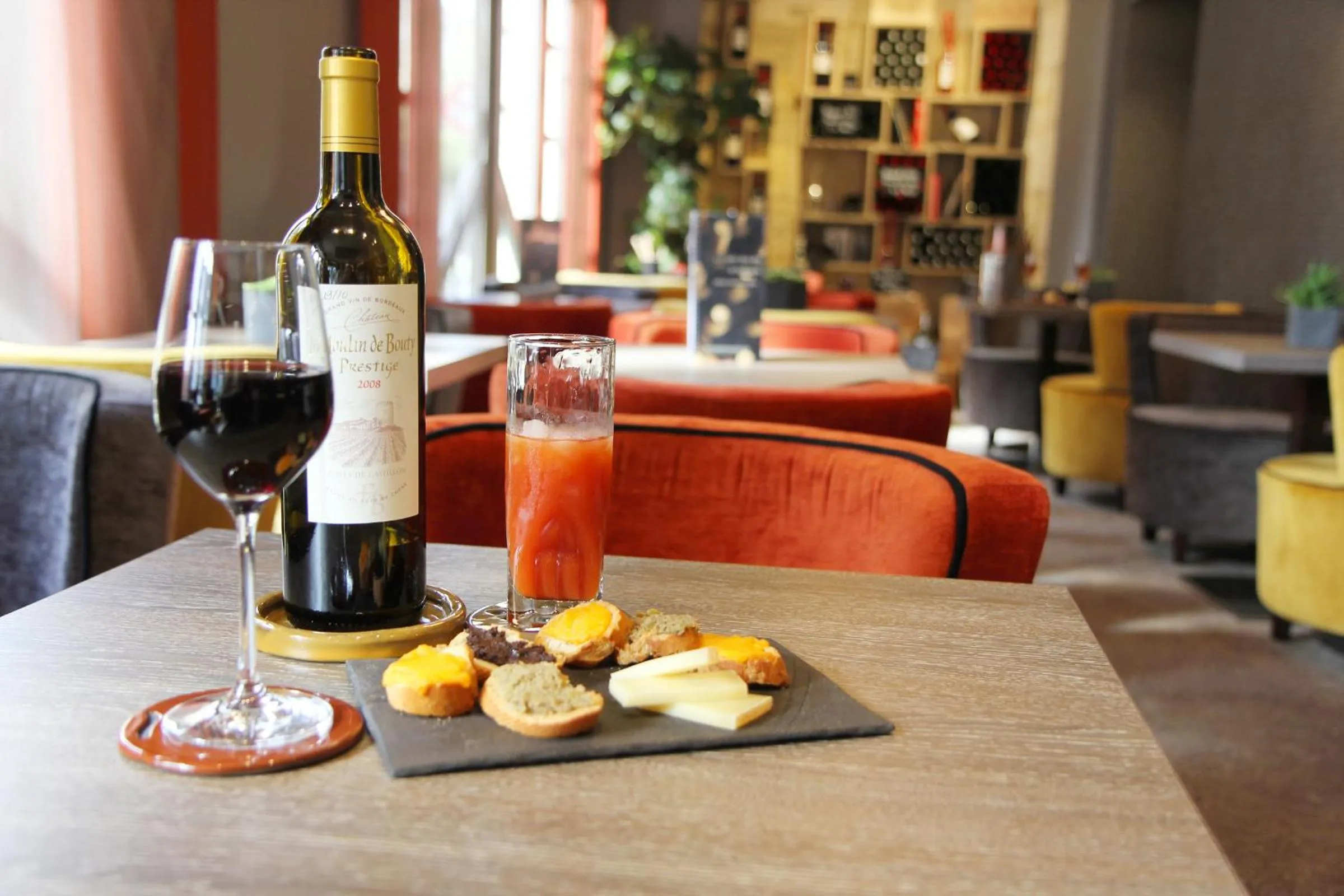 Lounge or bar, Drinks in Best Western Plus Bordeaux Gare Saint-Jean