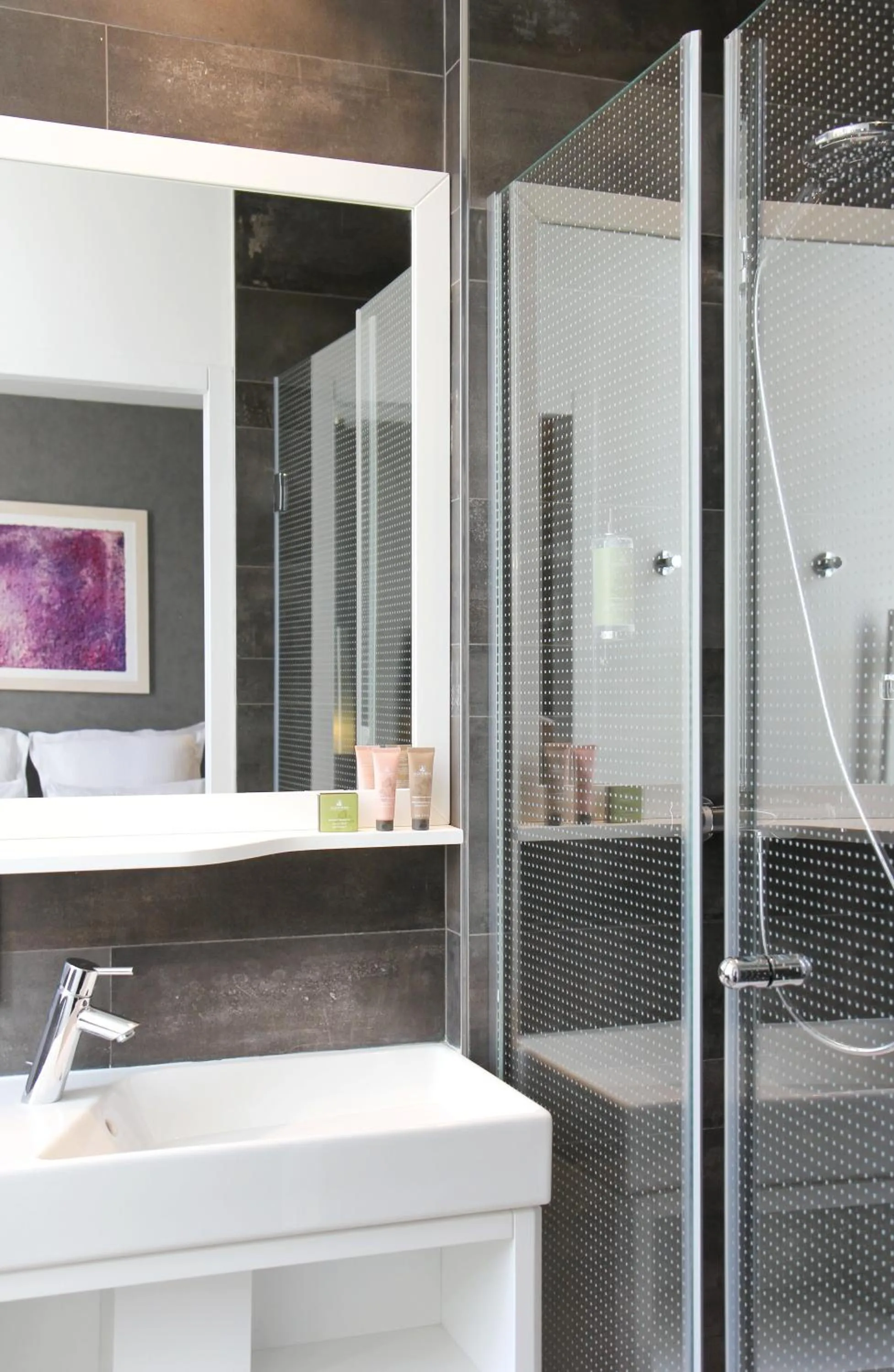 Bathroom in Best Western Plus Bordeaux Gare Saint-Jean