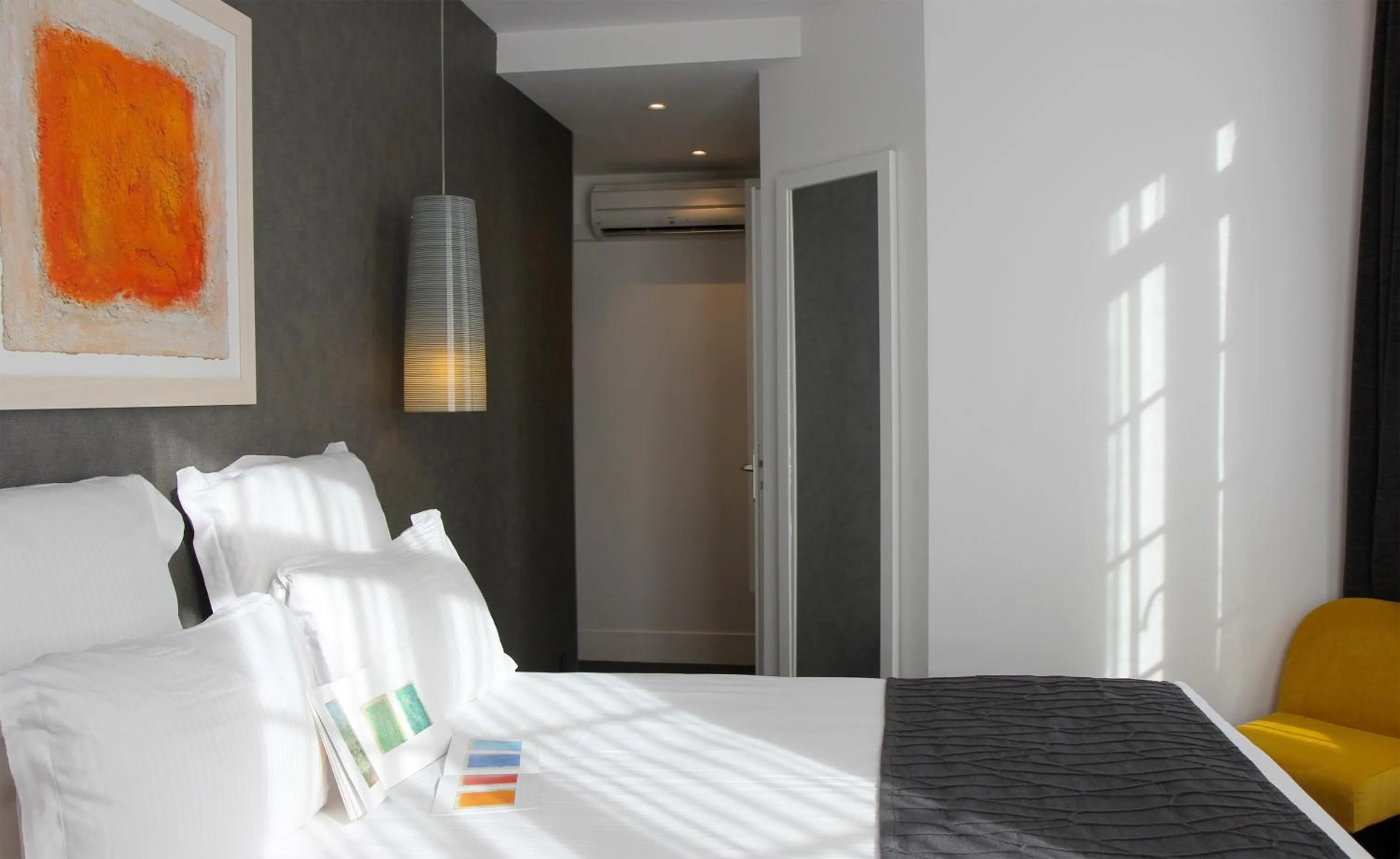 Bed in Best Western Plus Bordeaux Gare Saint-Jean