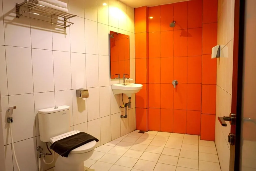 Bathroom in Red Chilies Hotel